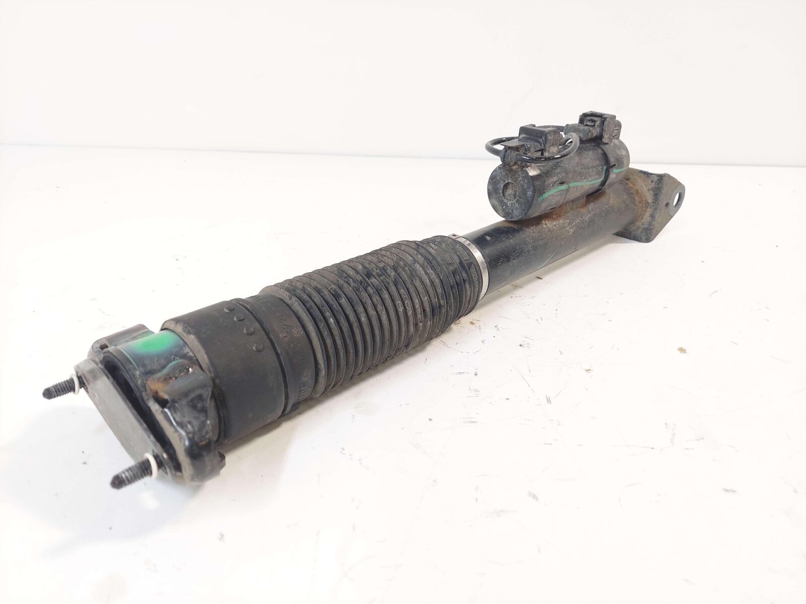 17-19 MERCEDES GLE63S AMG W166 REAR LH LEFT AIRMATIC AIR STRUT SHOCK 