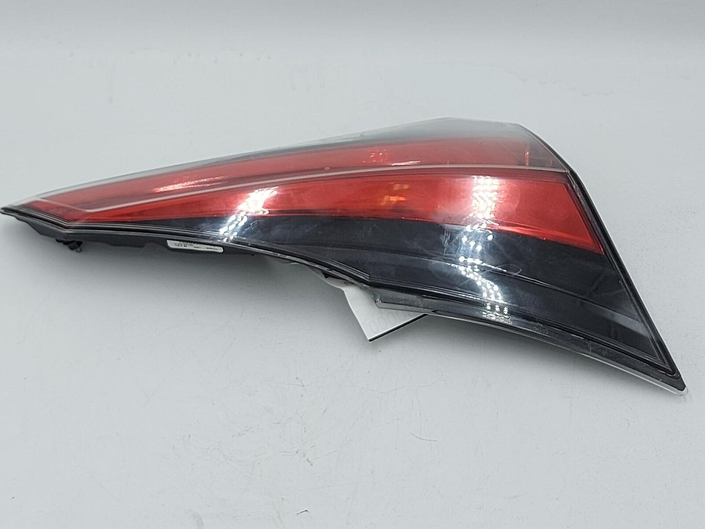 16-18 TOYOTA RAV-4 Left Tail Light Lh *notes* liftgate w/o LED