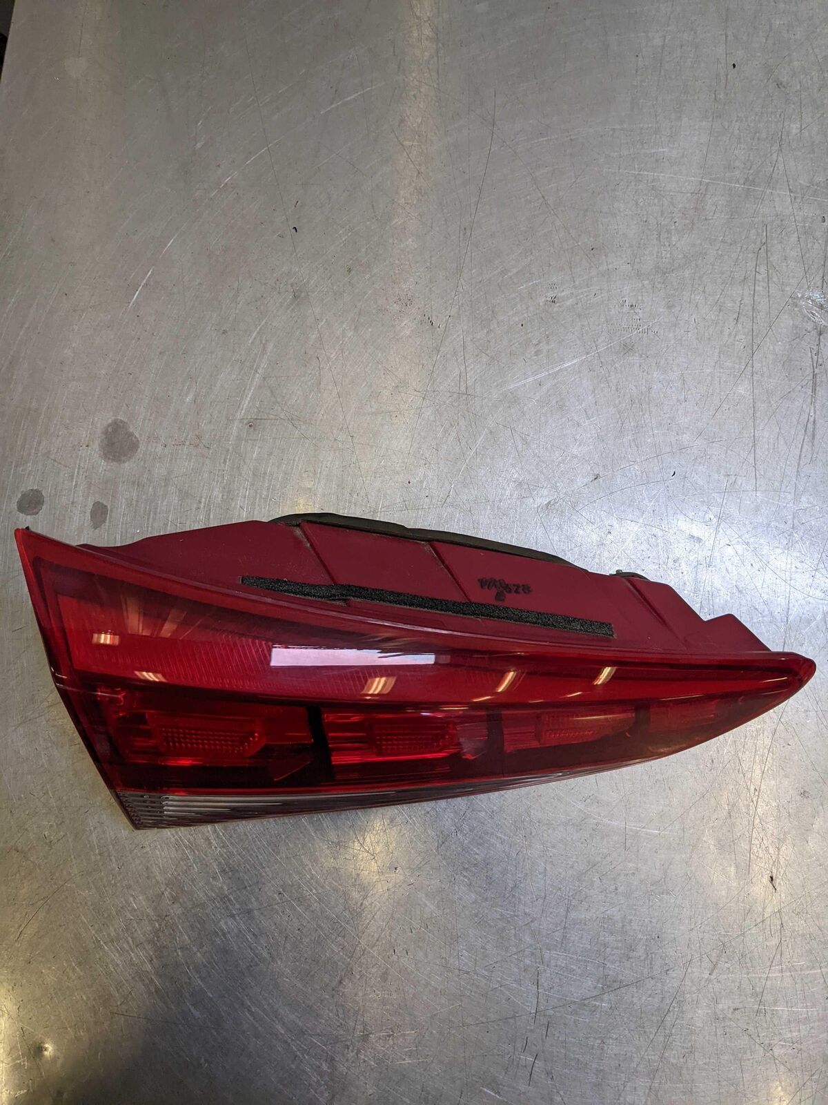 16-18 HYUNDAI TUCSON LH LEFT TAIL LIGHT INCANDESCENT