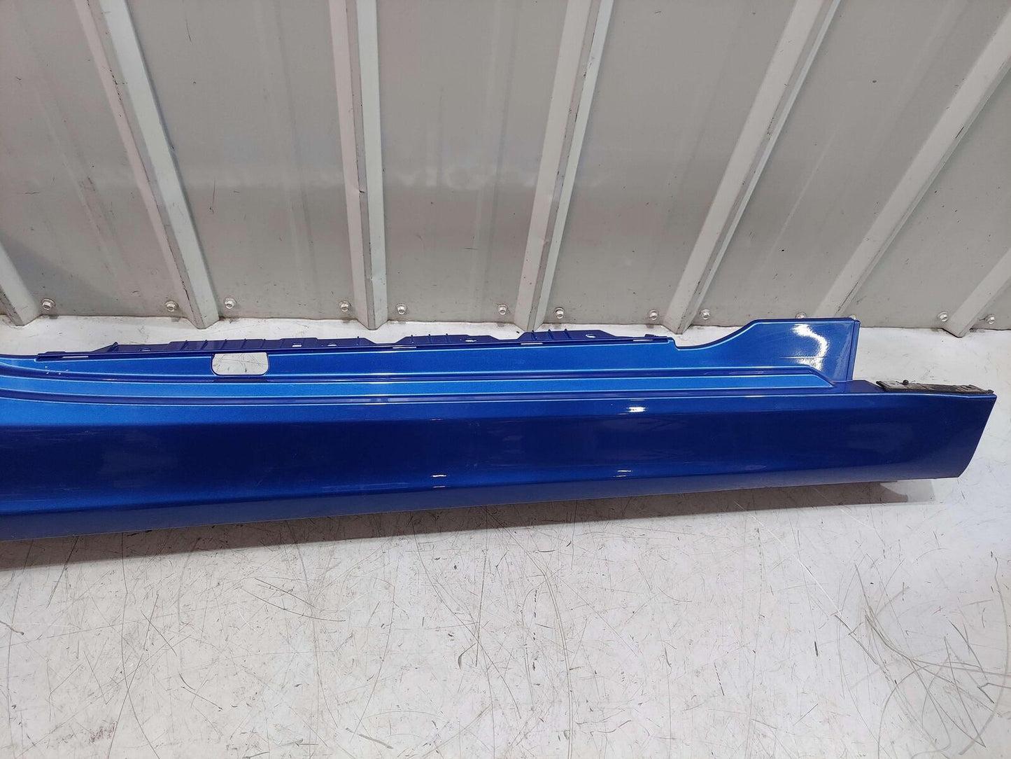 16 PORSCHE CAYMAN GT4 981 RIGHT ROCKER PANEL SIDE SKIRT MOULDING SAPPHIRE BLUE