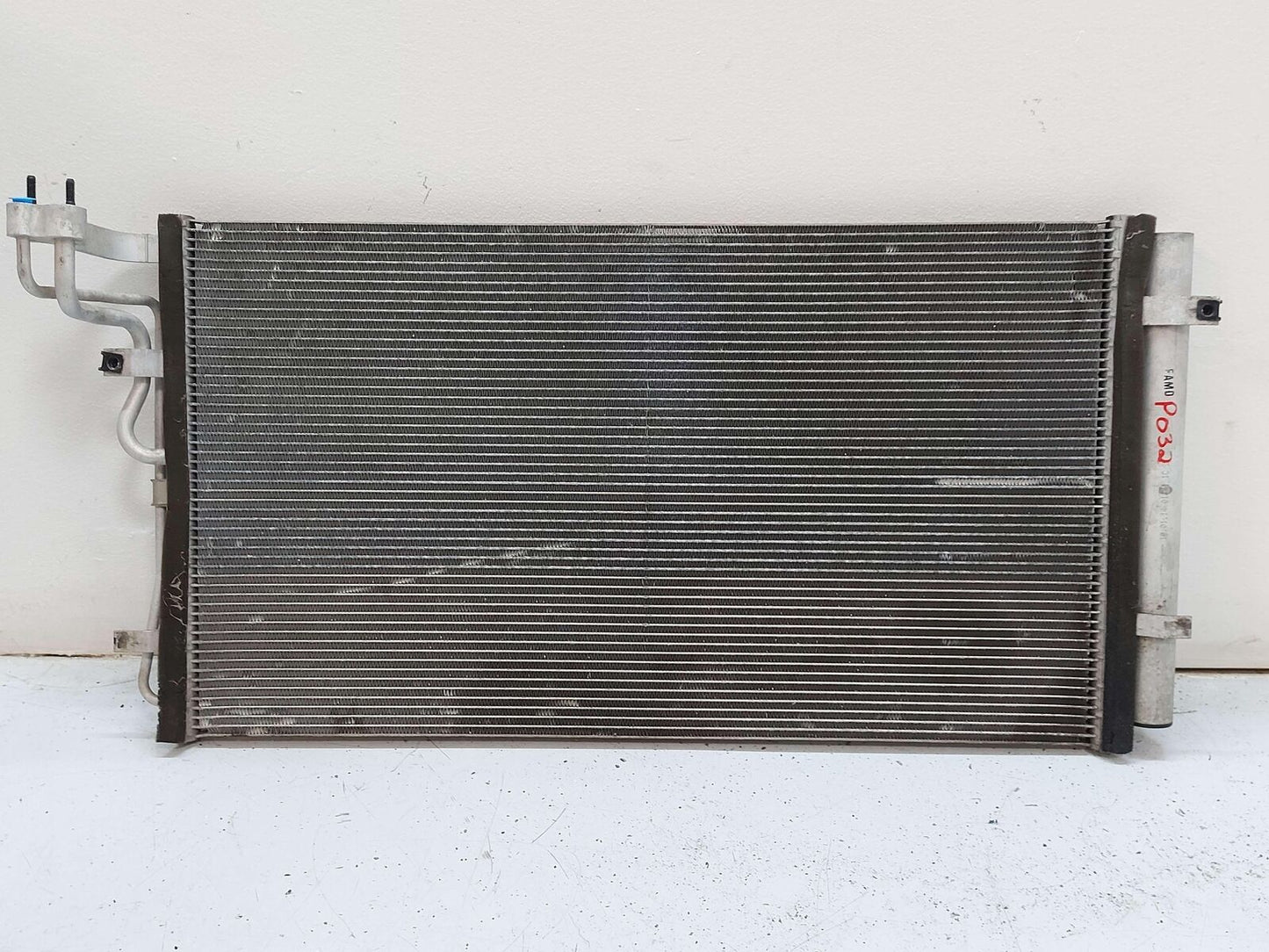 09-11 HYUNDAI GENESIS AC A/C AIR CONDITIONING CONDENSER 976063M170 *FINS BENT*