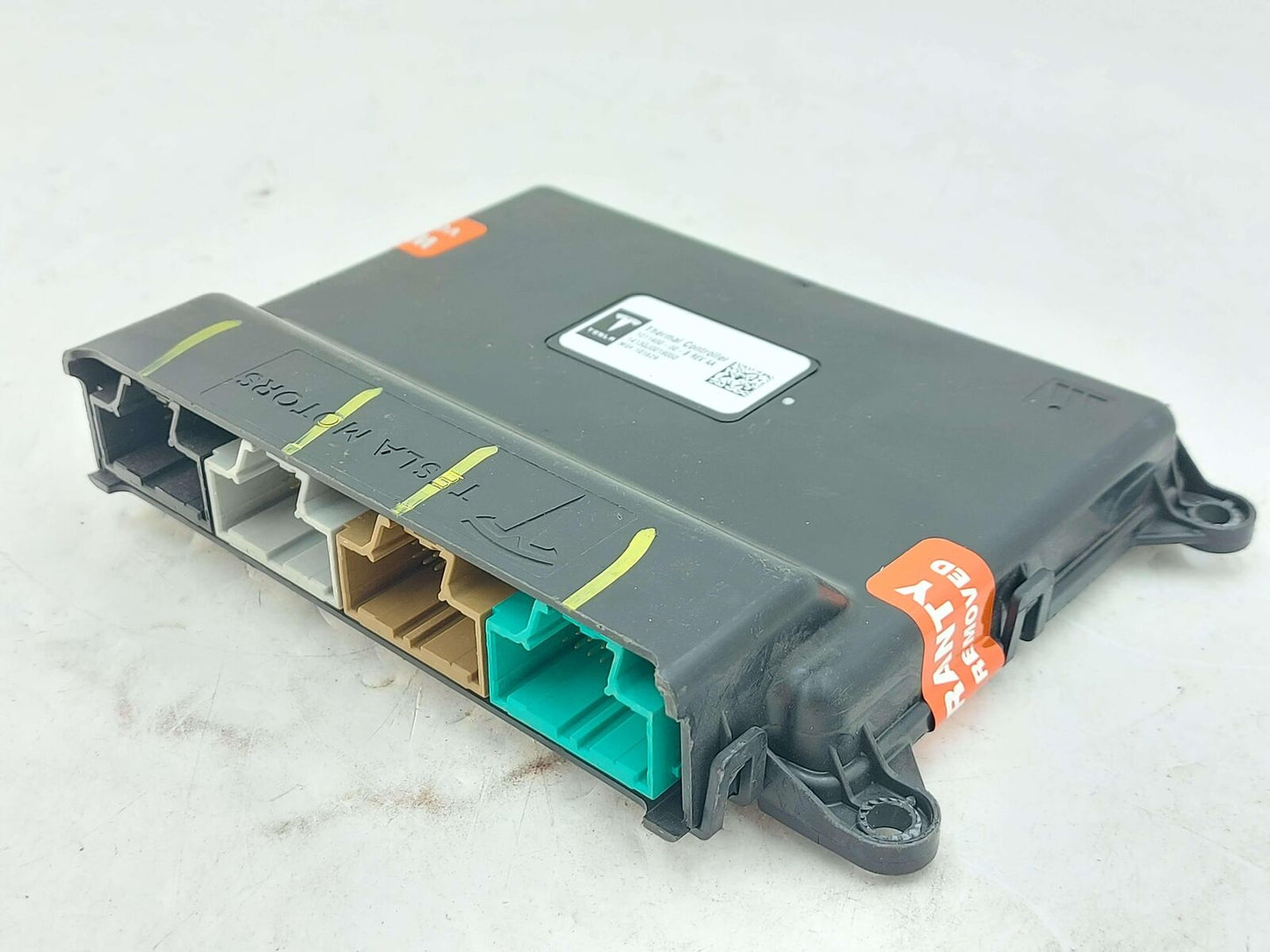 2013 TESLA S 1011400-00-b hermal Controller Module