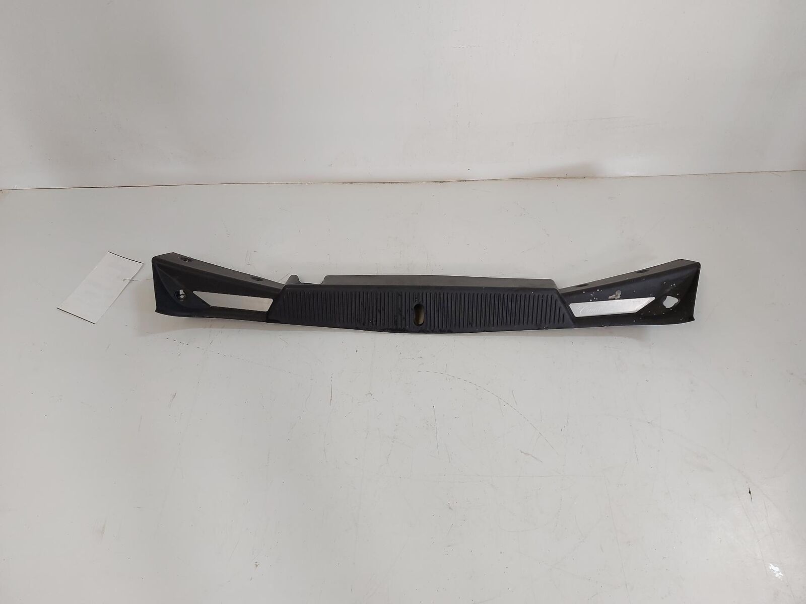 04 CADILLAC XLR Trunk Sill Trim 15147014 *PAINT SPLATTER*