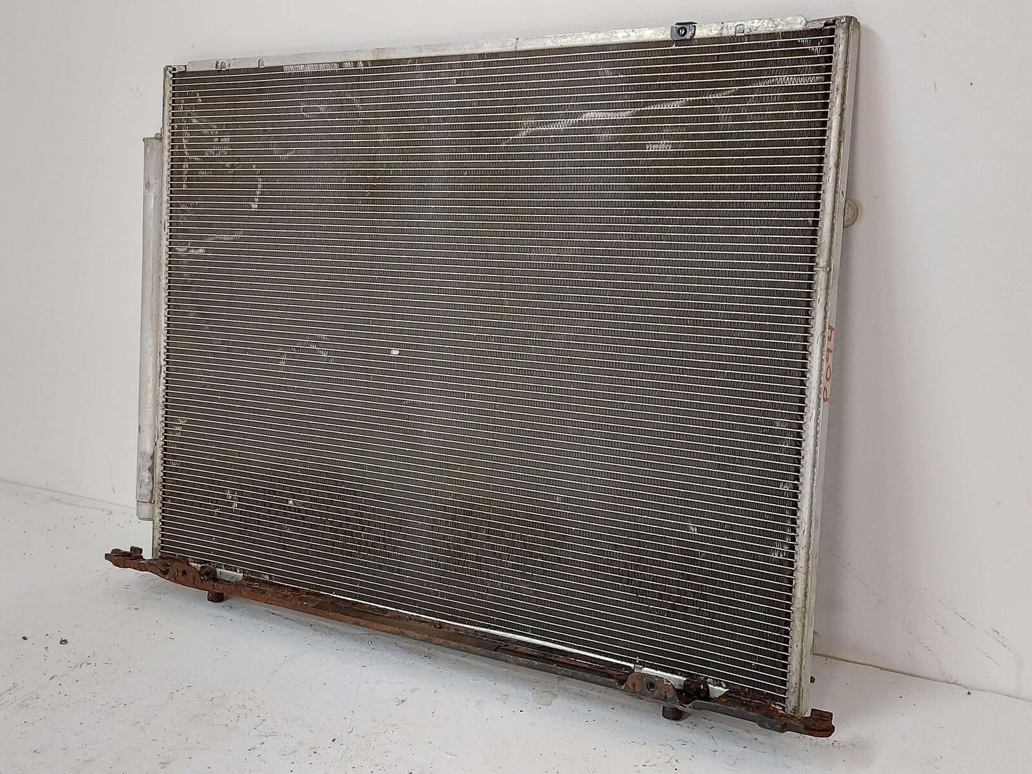 04-10 TOYOTA SIENNA AC A/C AIR CONDITIONING CONDENSER 640405 *FINS BENT*