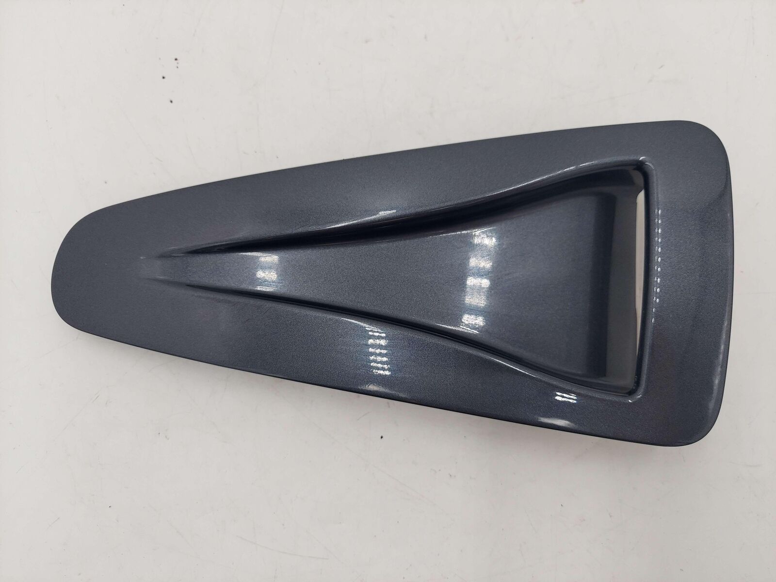 2009 Nissan GTR GT-R R35 RH Right Hood Vent Broken 65850-JF00A * Broken Tabs*