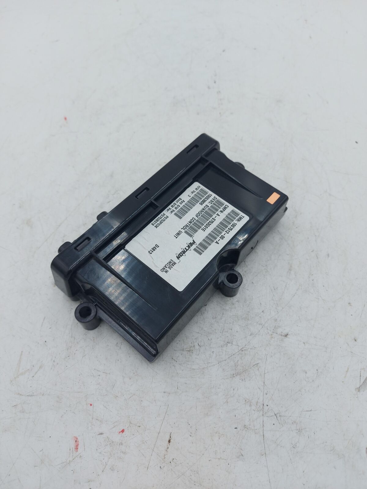 14 TESLA S 1007512-00-a Sunroof Control Module