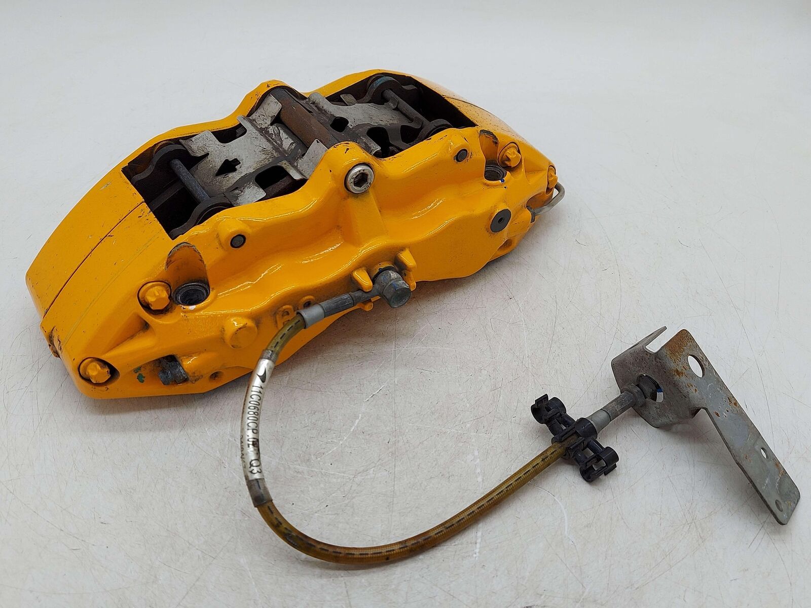 2017 MCLAREN 570S FRONT RIGHT BRAKE CALIPER ORANGE 11C0064CP *PAINT GOUGED*