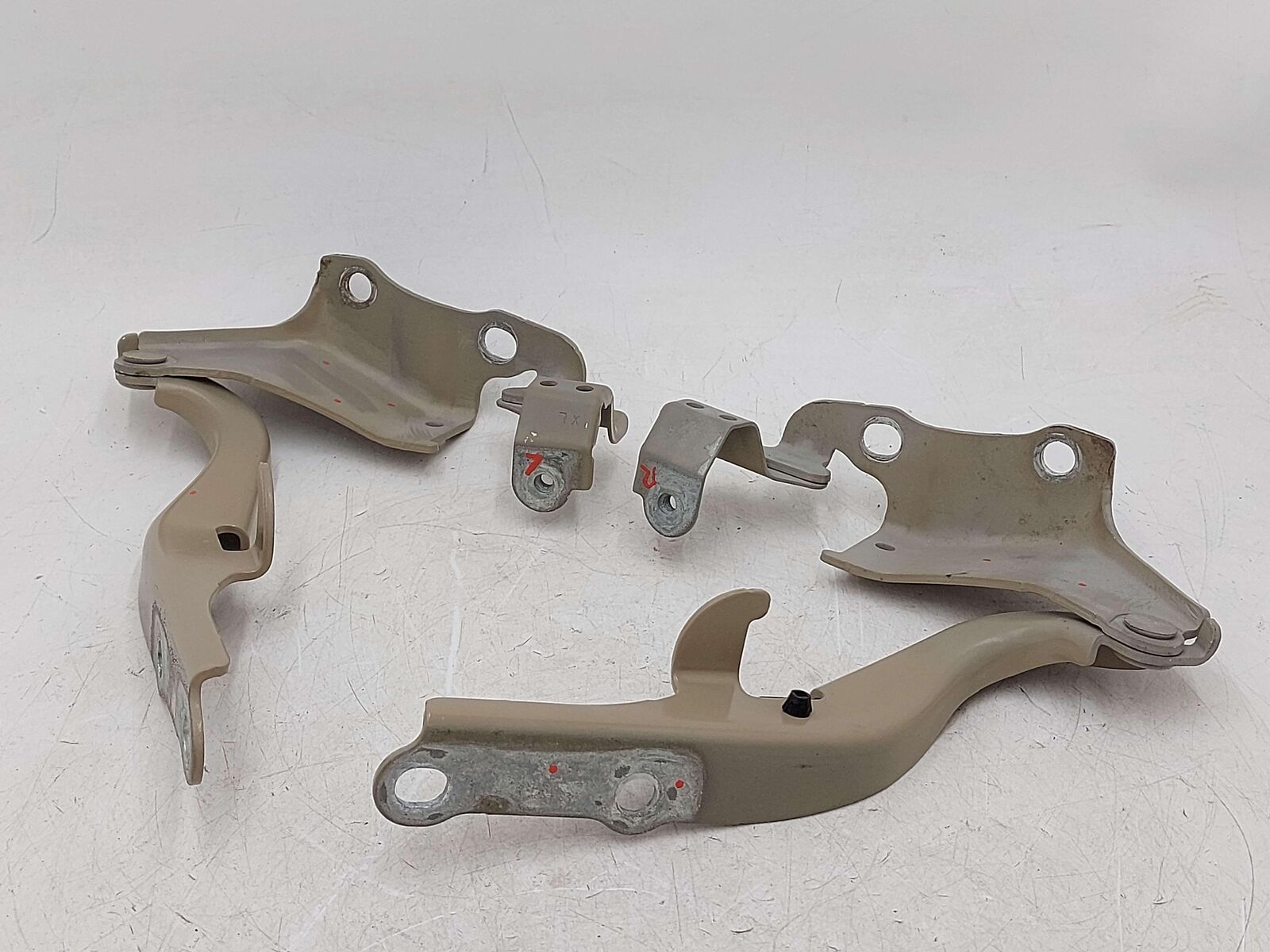 16-23 TOYOTA TACOMA LEFT & RIGHT HOOD HINGE QUICKSAND BEIGE 4V6 OEM