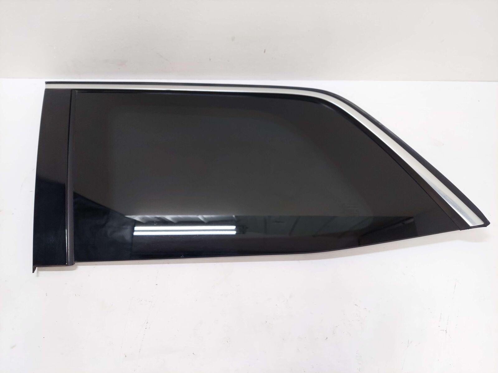 13-16 MERCEDES GL63 AMG X166 LEFT QUARTER WINDOW GLASS PRIVACY TINT 1666700349