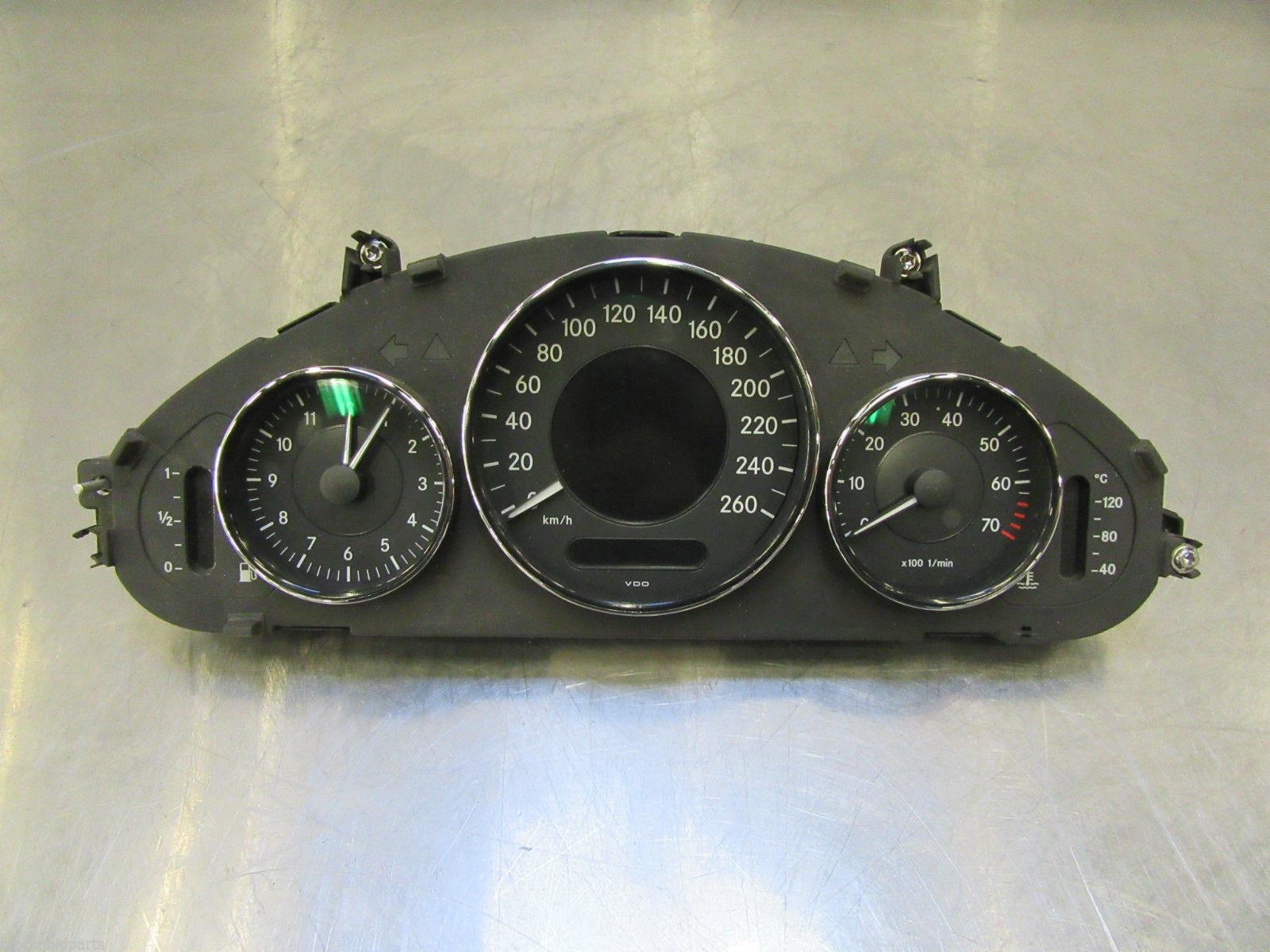 G037 2005 MERCEDES CLS500 SPEEDOMETER A2195401311