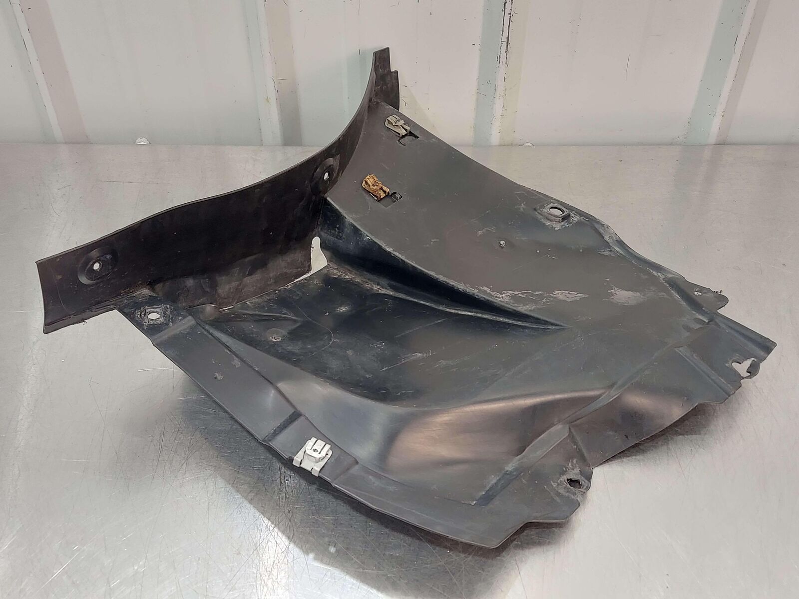 2016 PORSCHE CAYMAN GT4 981 FRONT RIGHT WHEEL FENDER LINER LOWER 98150475480