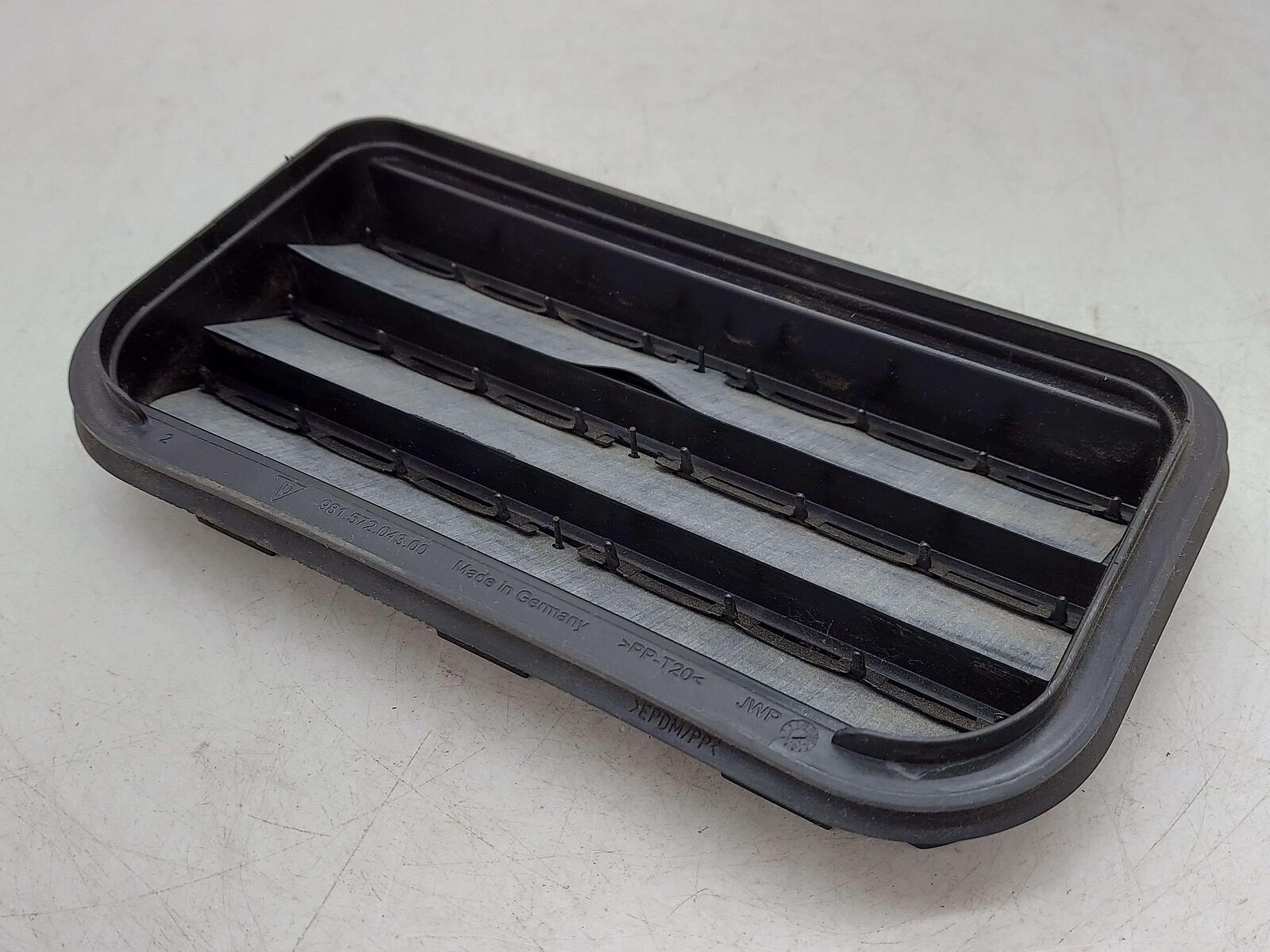 2016 PORSCHE CAYMAN GT4 981 RIGHT CABIN VENT 98157204300