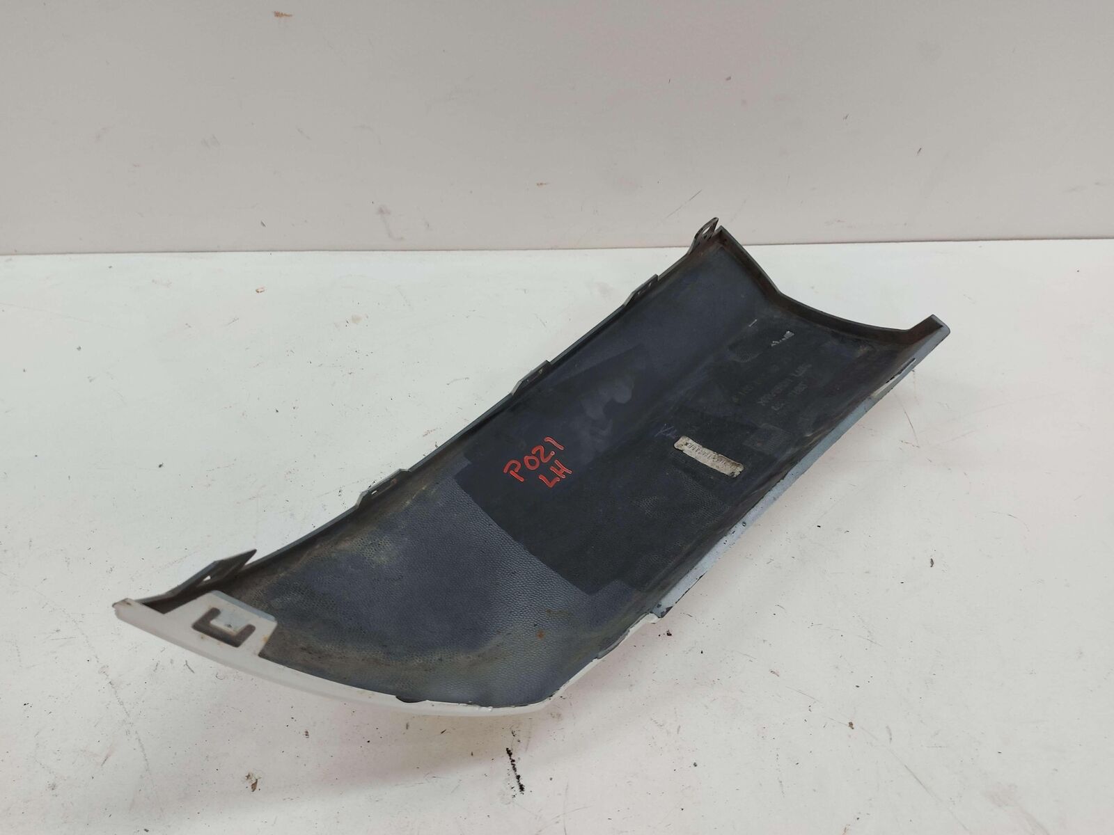 12-15 MERCEDES ML350 REAR UPPER BUMPER LEFT LOWER CORNER TRIM A1668856225 *NOTE