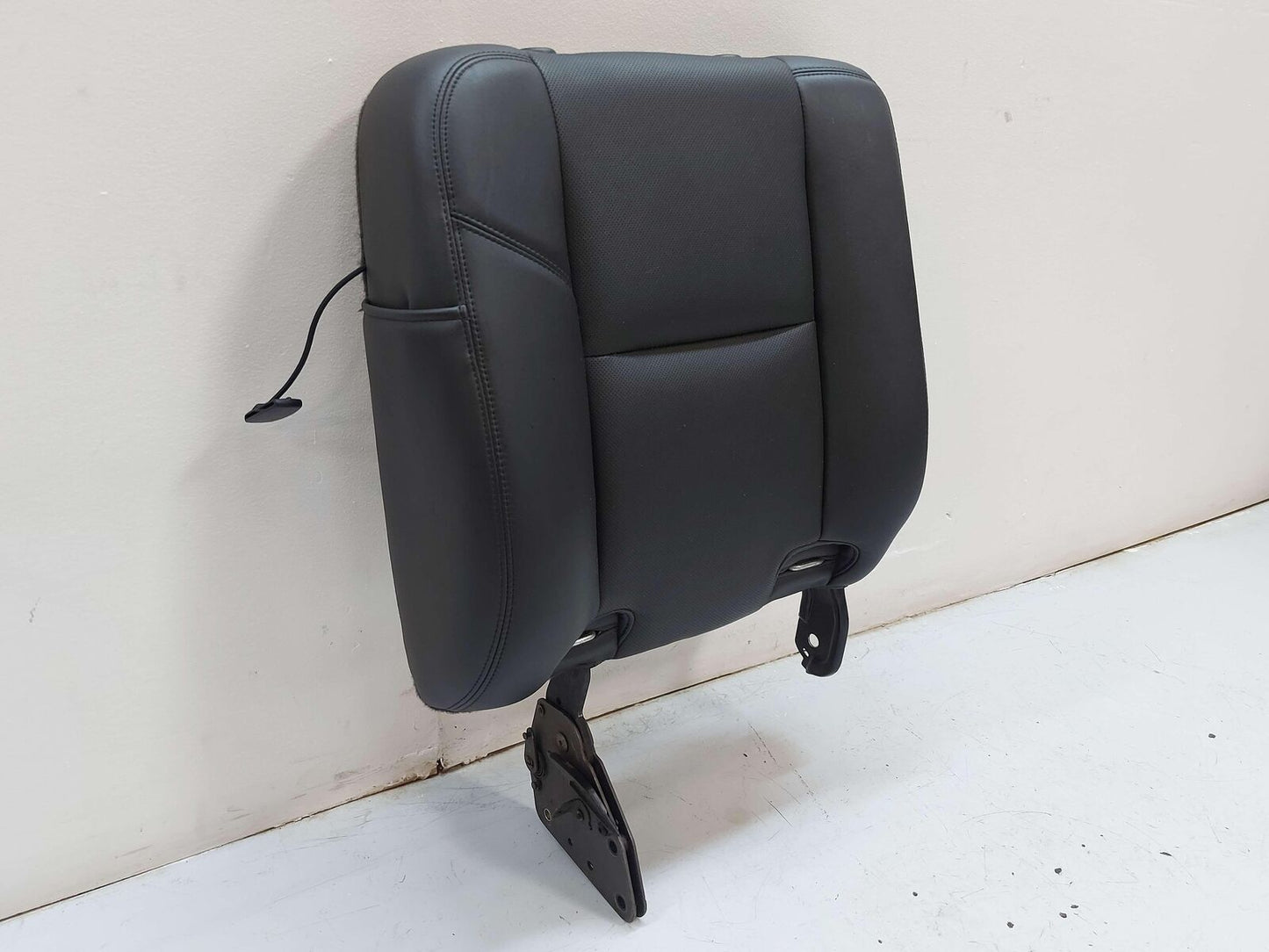 2013 Escalade EXT Rear RH Right Seat Back Black Vinyl *Scuff*