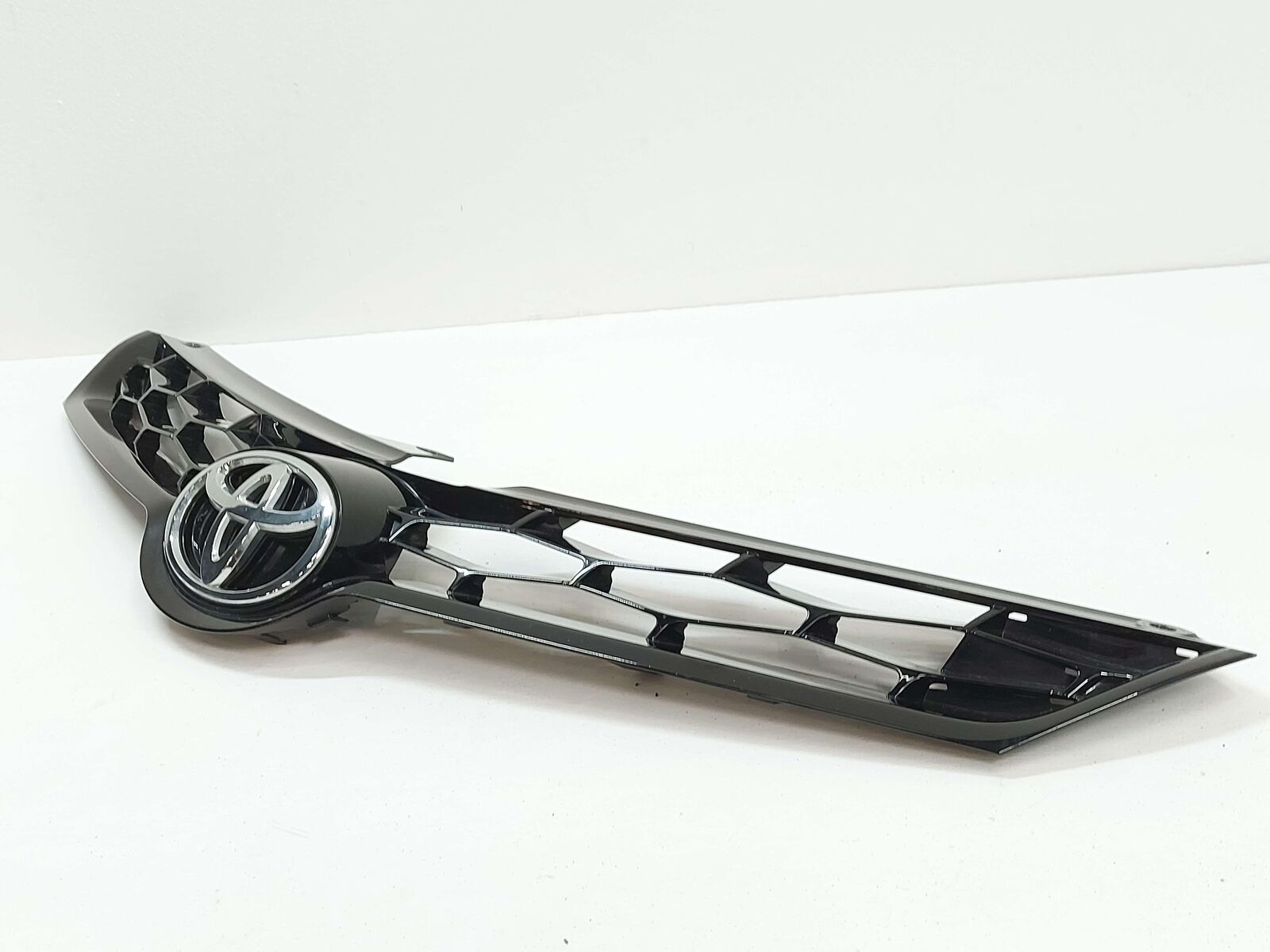 14-16 TOYOTA COROLLA GRILL GRILLE UPPER MESH DESIGN 53100-02570 *NOTE