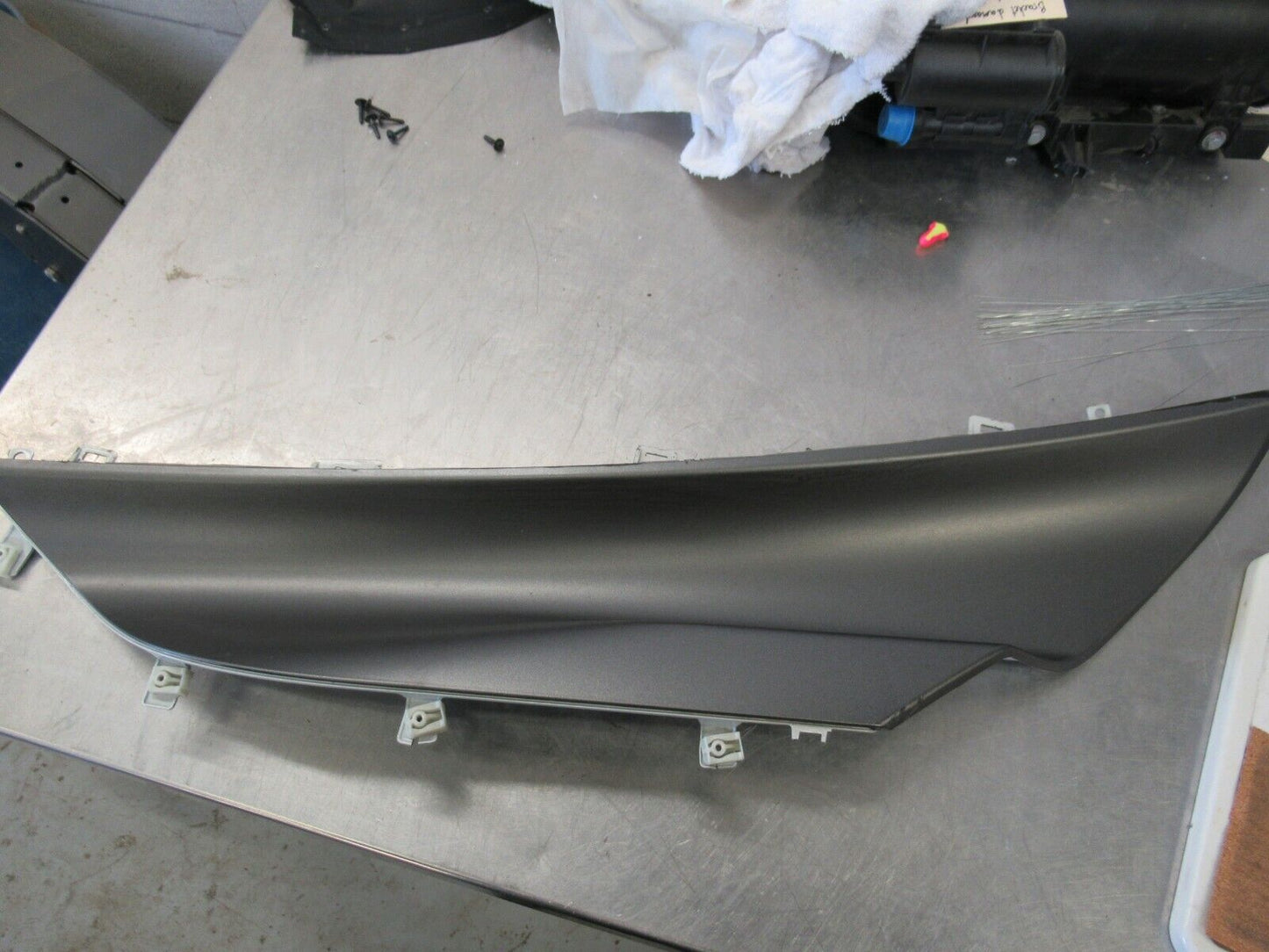 P018 BMW 2014-17 BMW i8 rear LEFT, UPPER SIDE PANEL 51437372015 51647359583