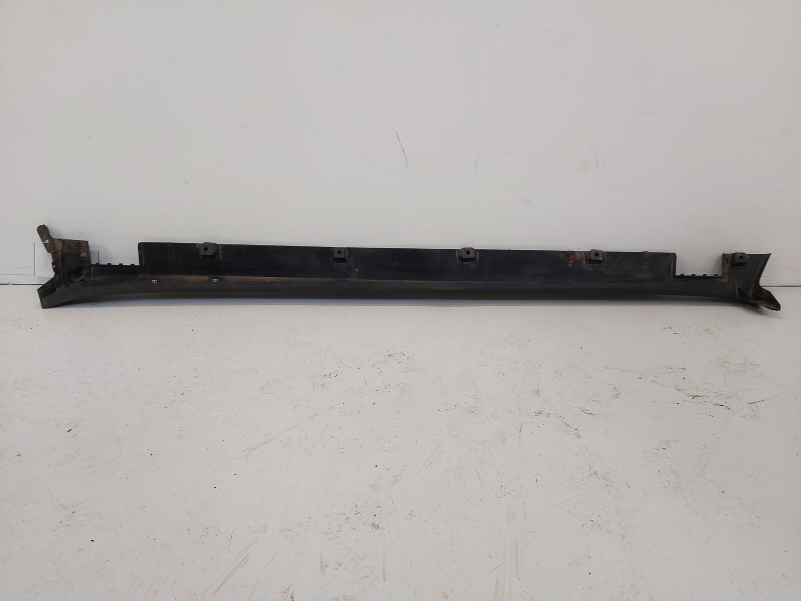 2017 TESLA X Right Rocker Moulding Rh Black 1034219-00-b *Damaged*