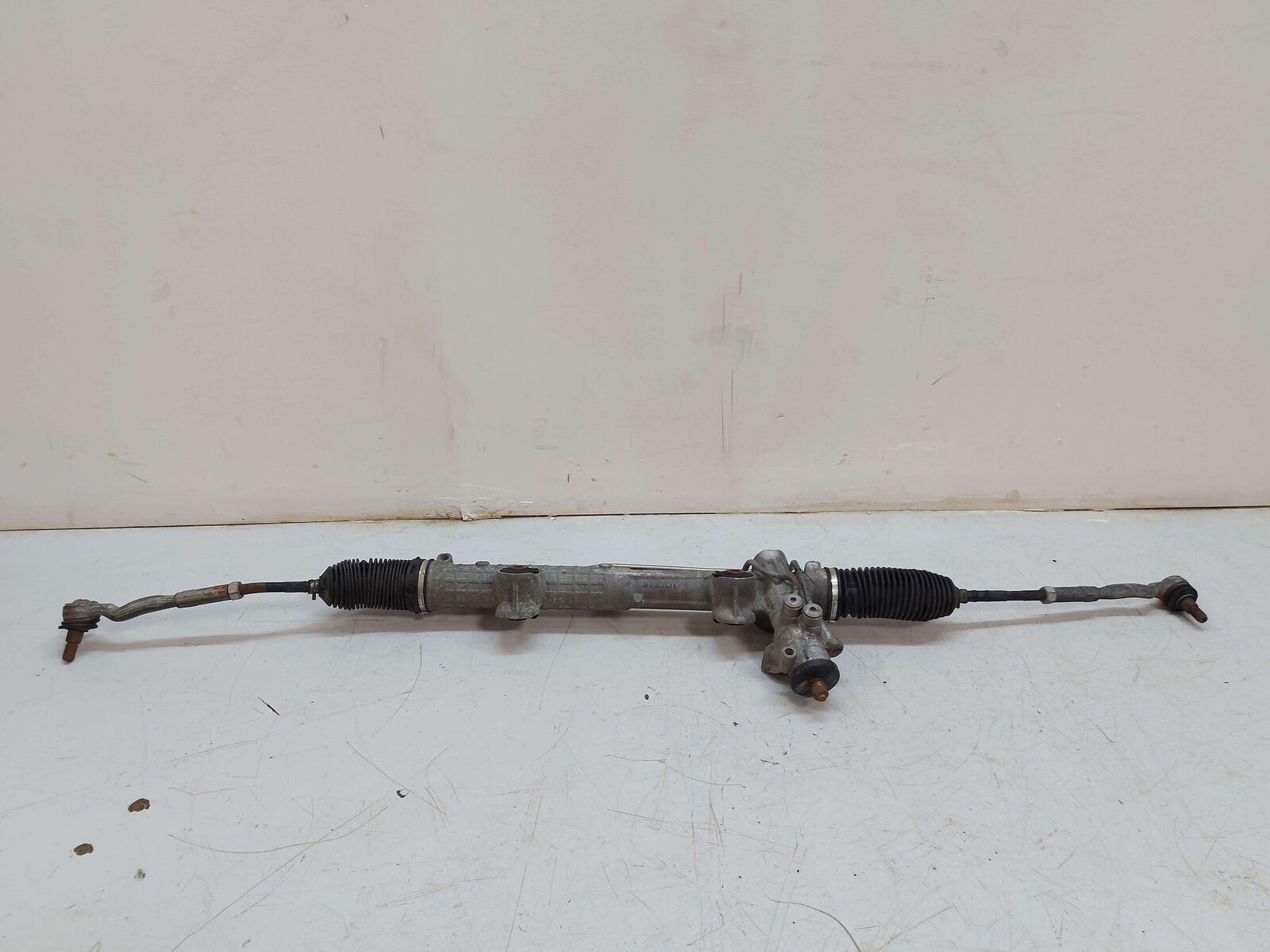 07-09 MERCEDES E320 RIGHT STEERING GEAR RACK PINION 21111011001 *NEEDS ARM*