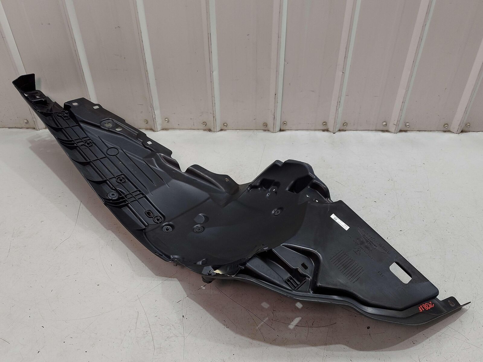 2024 ASTON MARTIN DB12 VOLANTE FRONT LEFT FENDER CARRIER LINER BLACK *CRACKED*