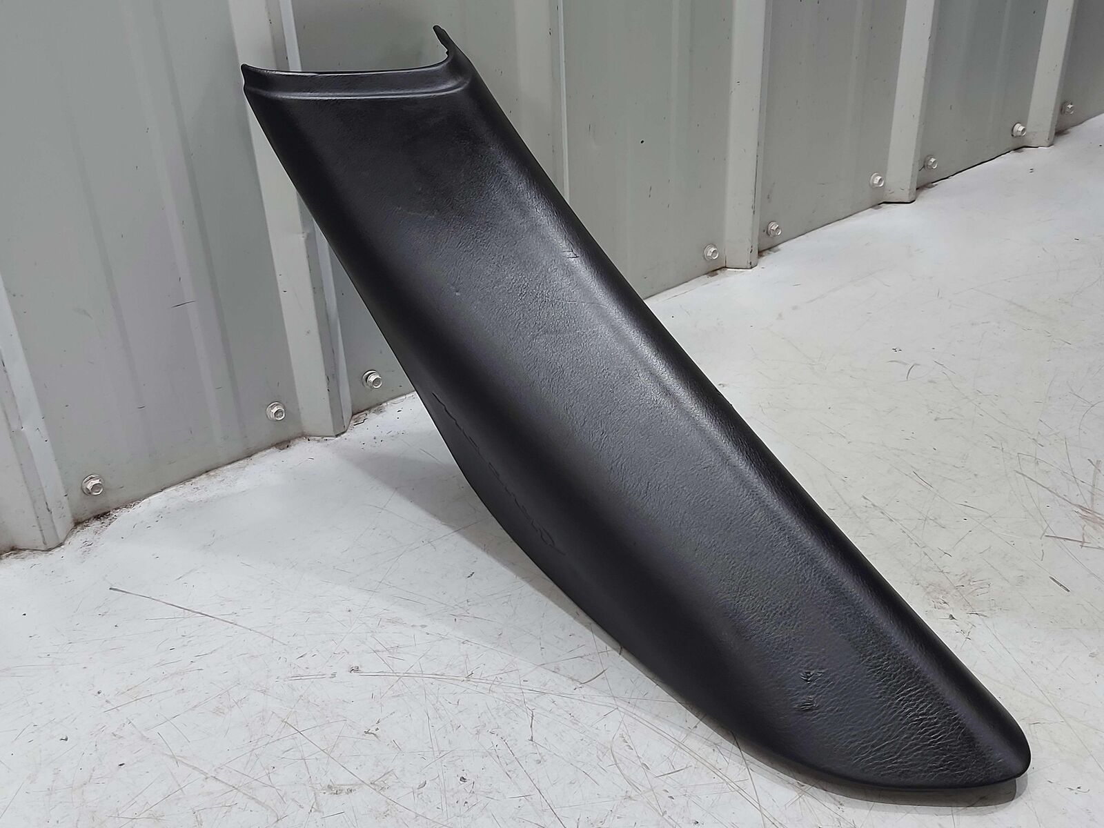 21 MCLAREN GT RH RIGHT DOOR SILL COVER PANEL JET BLACK LEATHER 13NA399CP *NOTES*