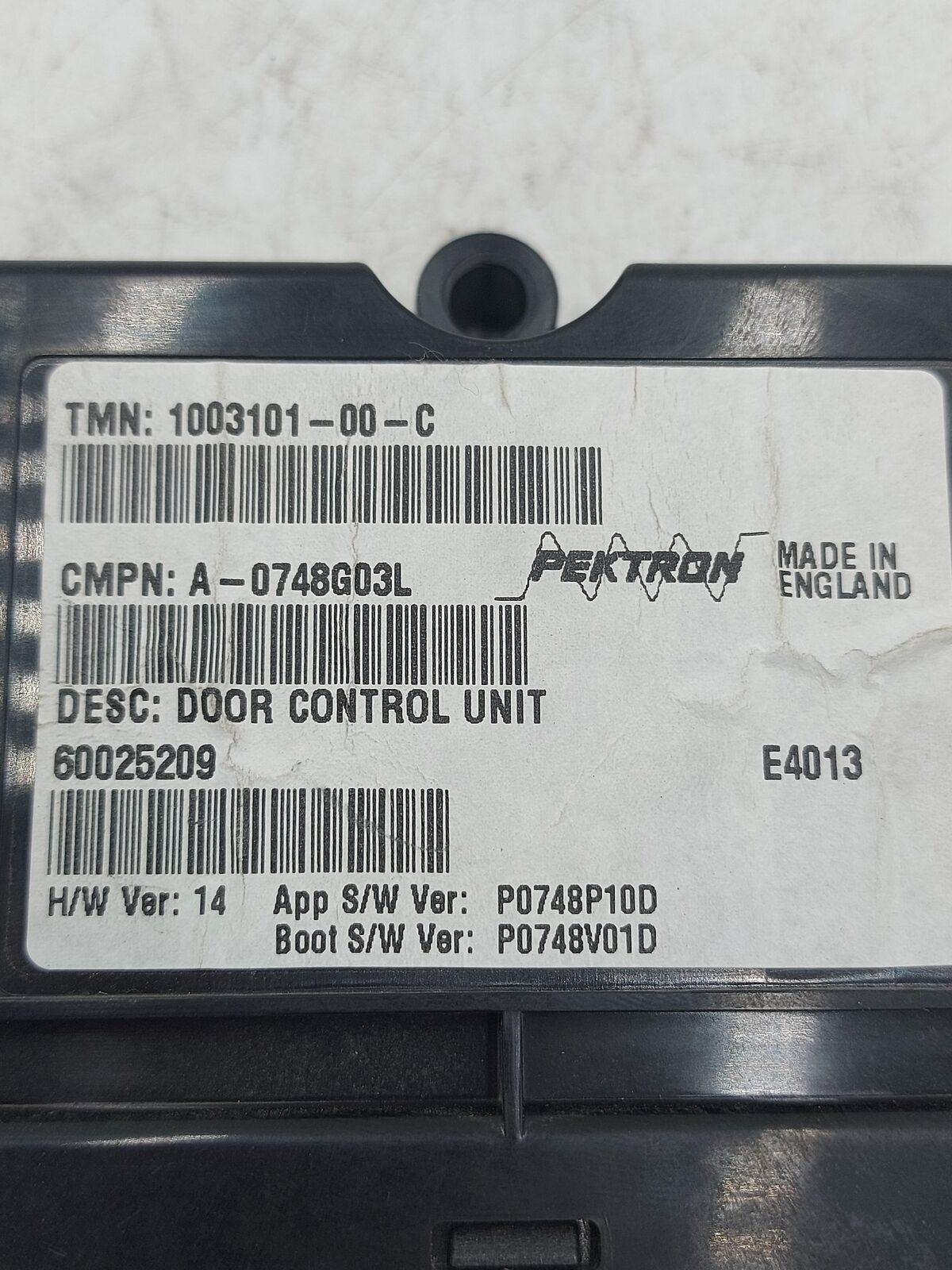 14 TESLA S 1003101-00-c Door Control Module Computer Unit