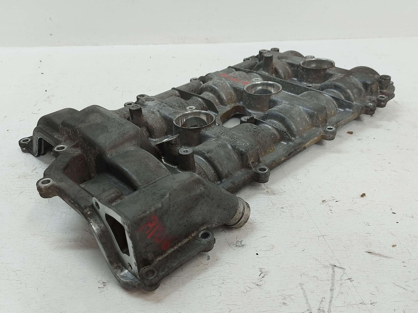 09-19 PORSCHE 911 CARRERA 4S 997.2 3.8L MA1.01 LEFT VALVE COVER