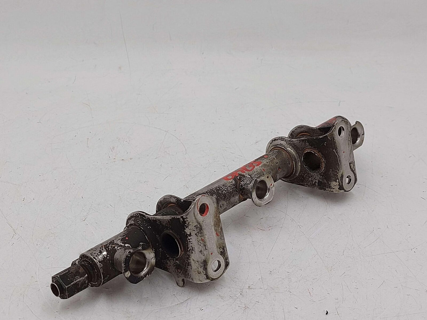 2018 PORSCHE MACAN 3.0L RH RIGHT FUEL INJECTION INJECTOR RAIL 94611011700