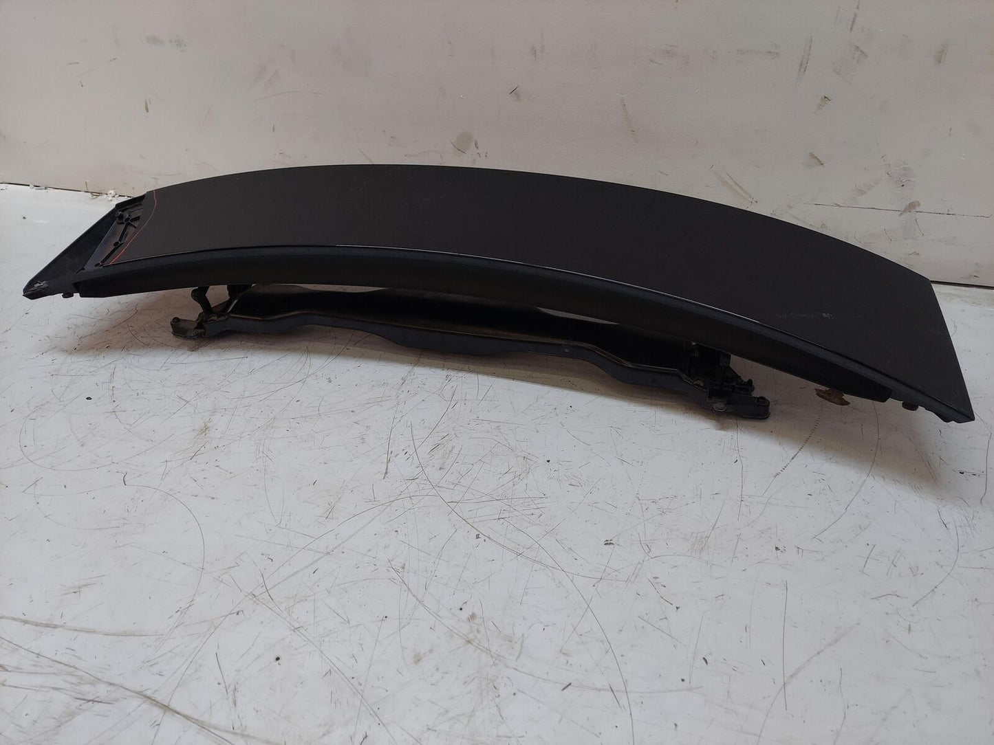 2020 PORSCHE TAYCAN Rear Spoiler *damage/missing Section* 9j1827204 8j1827932