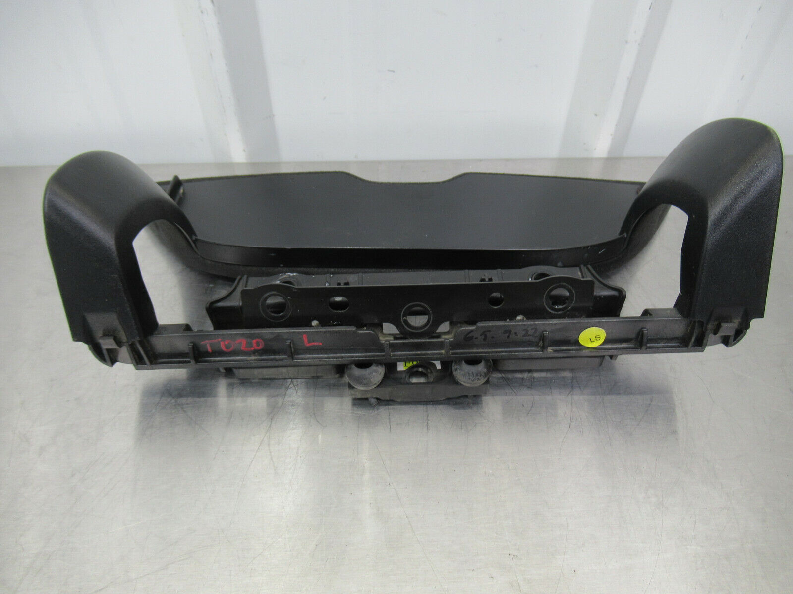 T020 2016 16 MCLAREN 570S LH LEFT FRONT DOOR STORAGE POCKET LID 13N0597CP