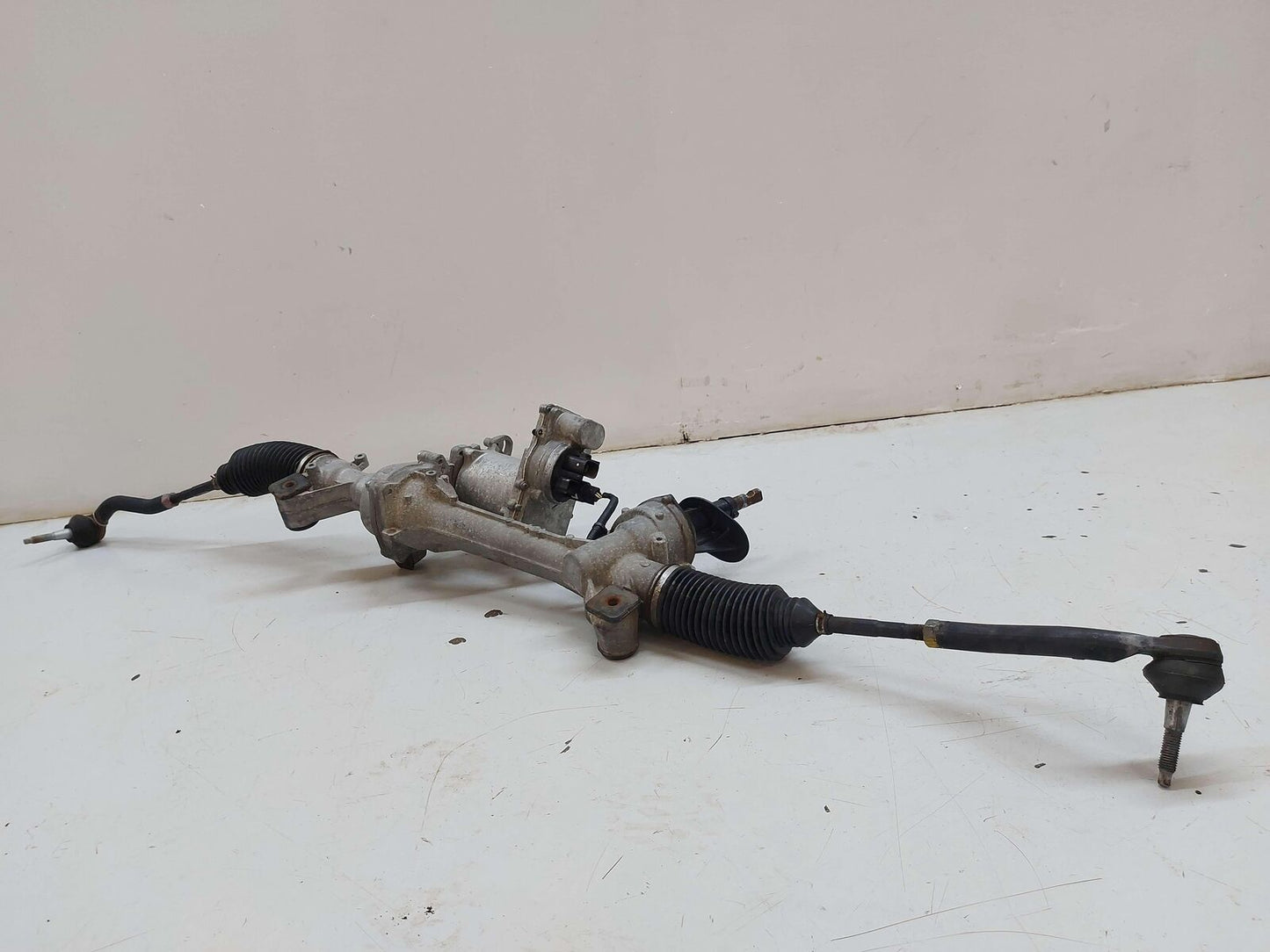 18 CADILLAC XT5 STEERING GEAR RACK & PINION W/ ELECTRIC MOTOR