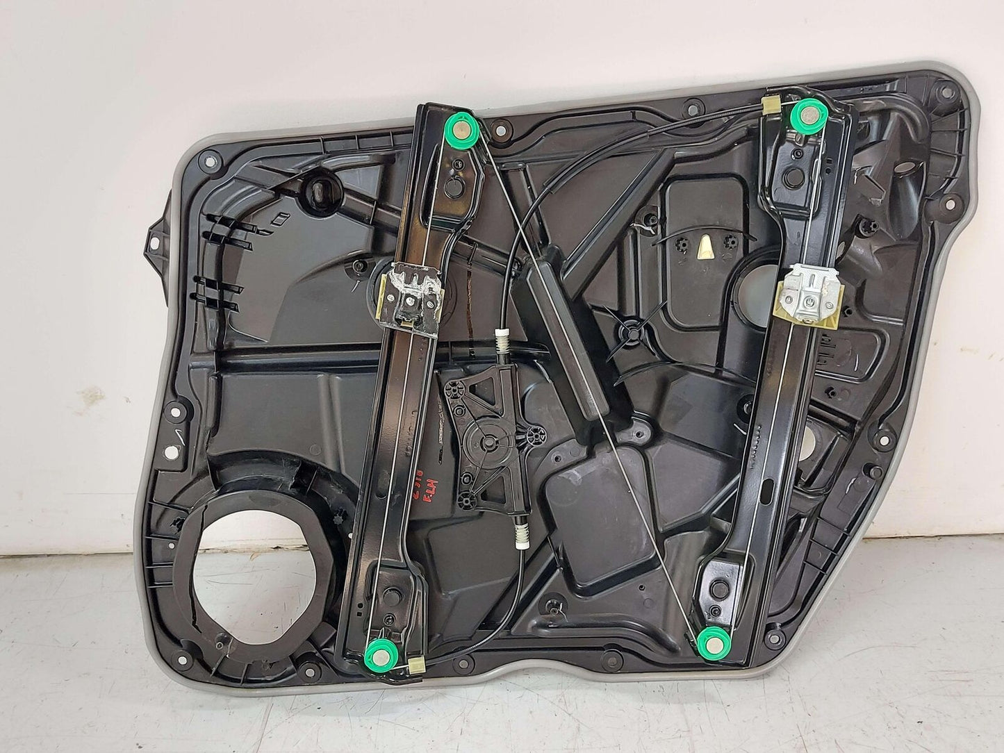 16-19 MERCEDES GLE63S AMG W166 FRONT LEFT Door Window Regulator Carrier 