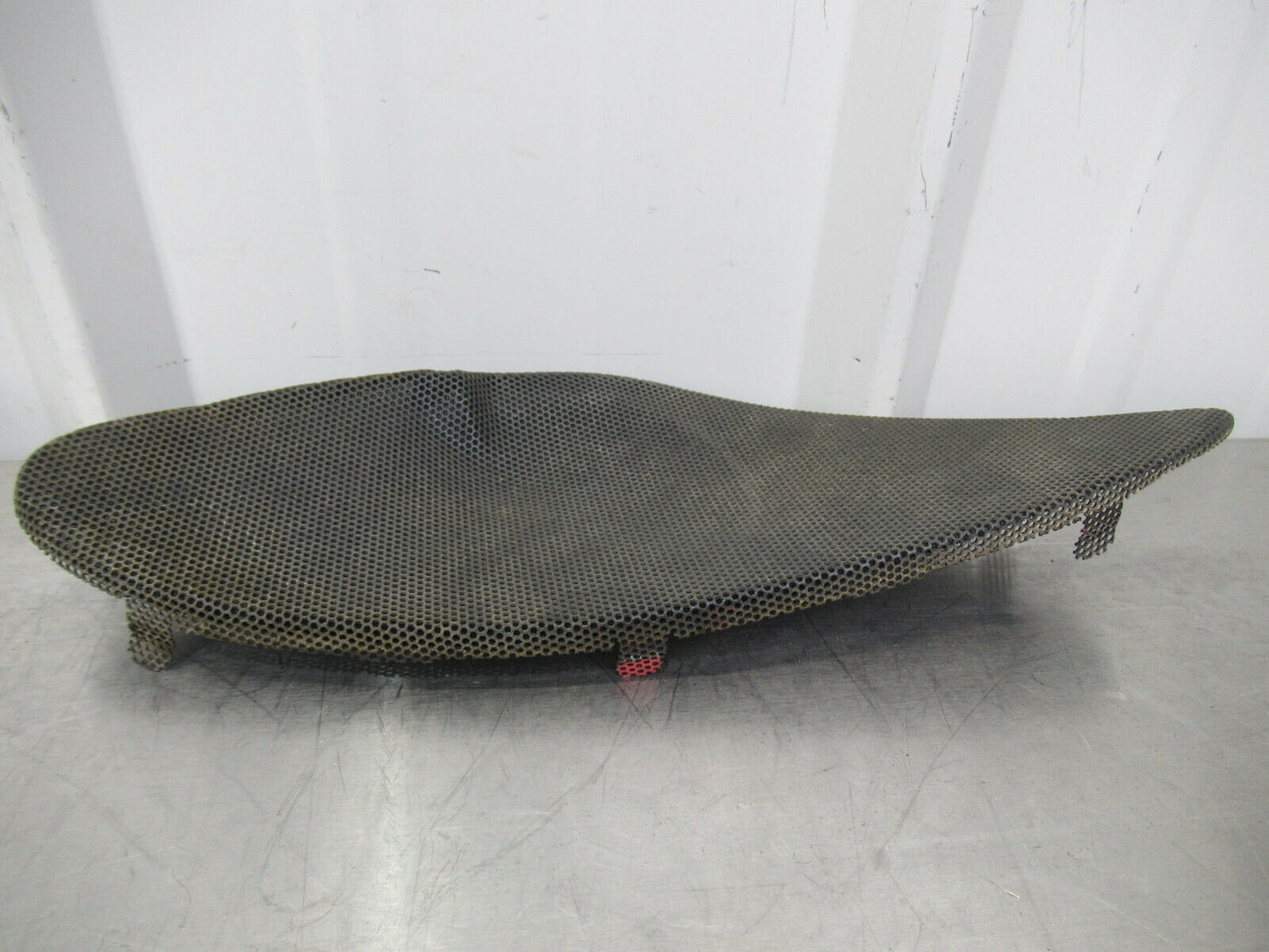 T020 2016 16 MCLAREN 570S LH LEFT UPPER DOOR SPEAKER GRILL DAMAGED