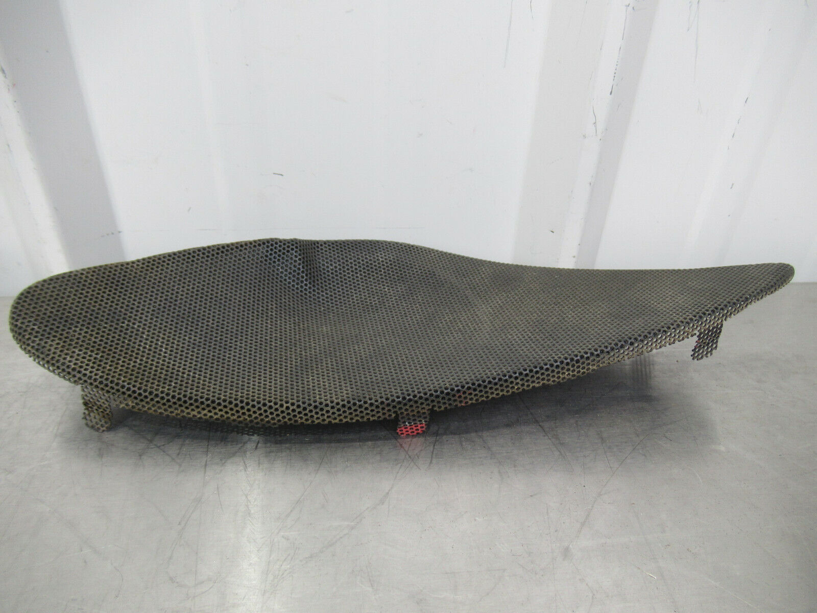 T020 2016 16 MCLAREN 570S LH LEFT UPPER DOOR SPEAKER GRILL DAMAGED