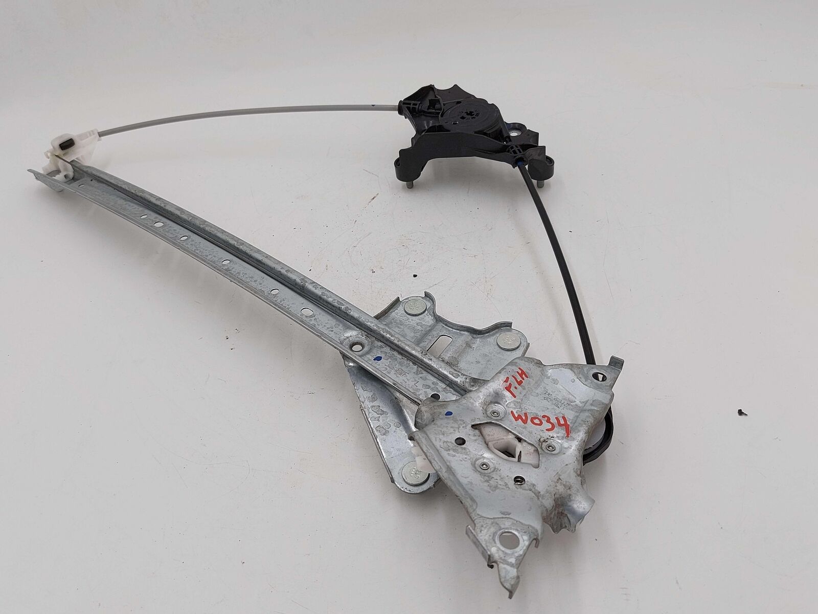 20-23 TOYOTA HIGHLANDER FRONT LEFT DOOR WINDOW GLASS REGULATOR 698020E101