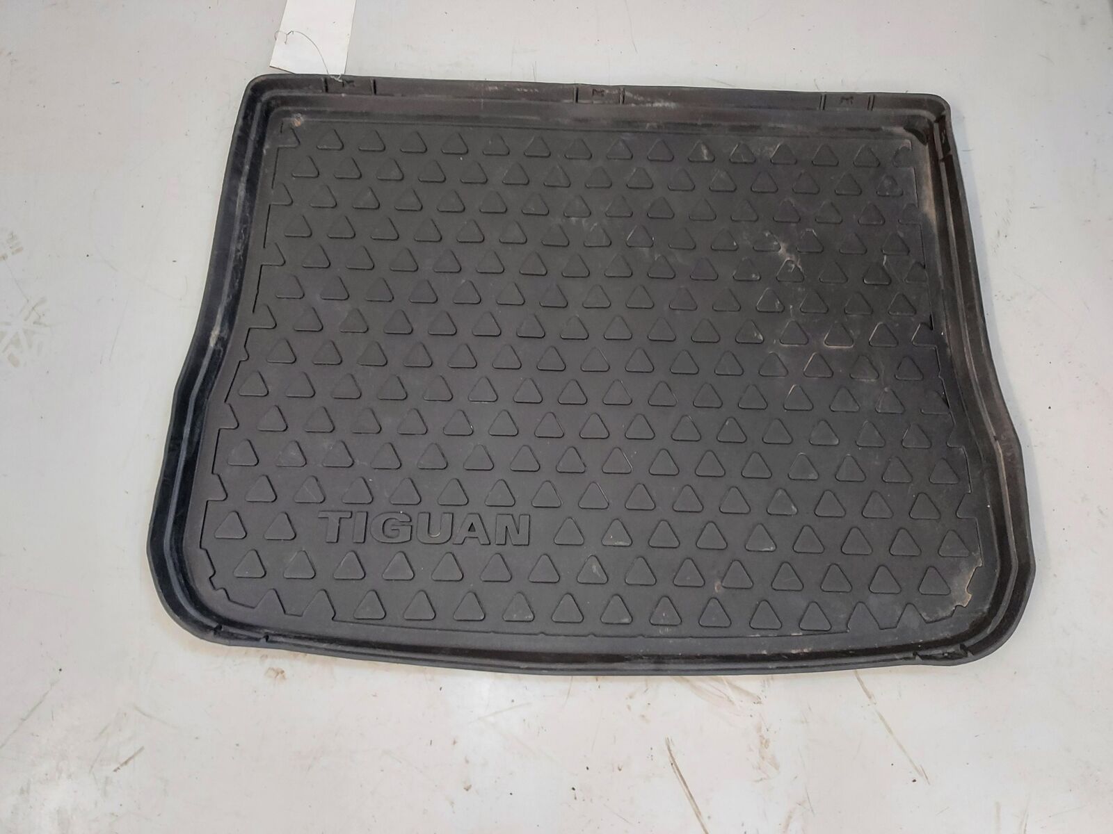 17 VW TIGUAN Rubber Rear Cargo Mat 79K KM'S 