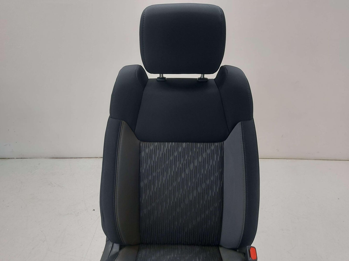 14-21 TOYOTA TUNDRA SR5 FRONT RIGHT SEAT BLACK & GRAY FC20 CLOTH