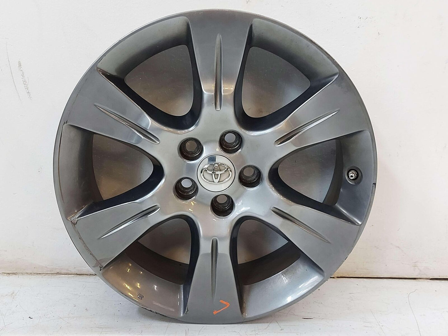 11-20 TOYOTA SIENNA SE WHEEL RIM DARK GUNMETAL GREY 6SPOKE19X7 4261A08010