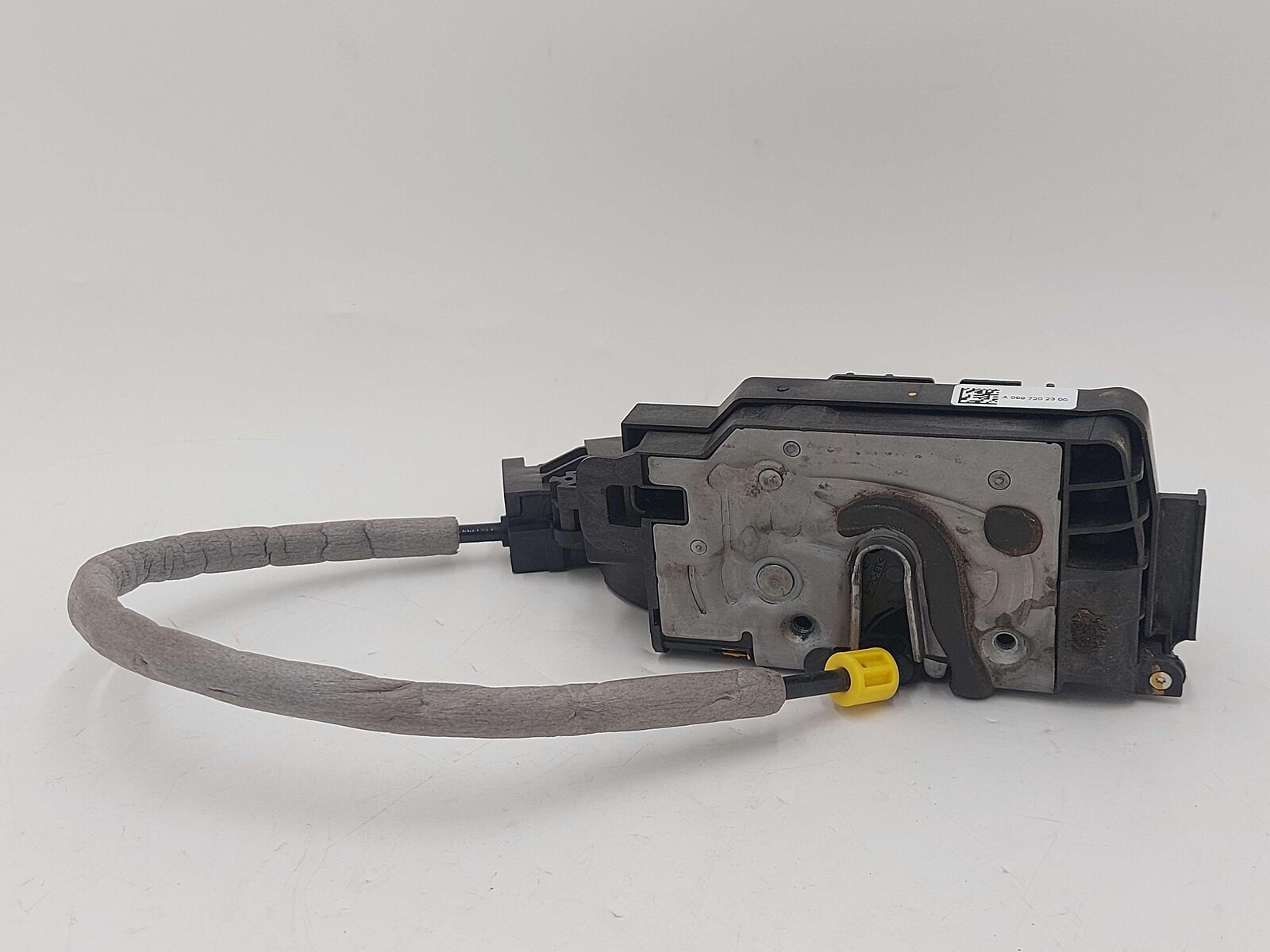 15-21 MERCEDES C63S AMG W205 SEDAN FRONT LEFT DOOR LATCH A0997202300