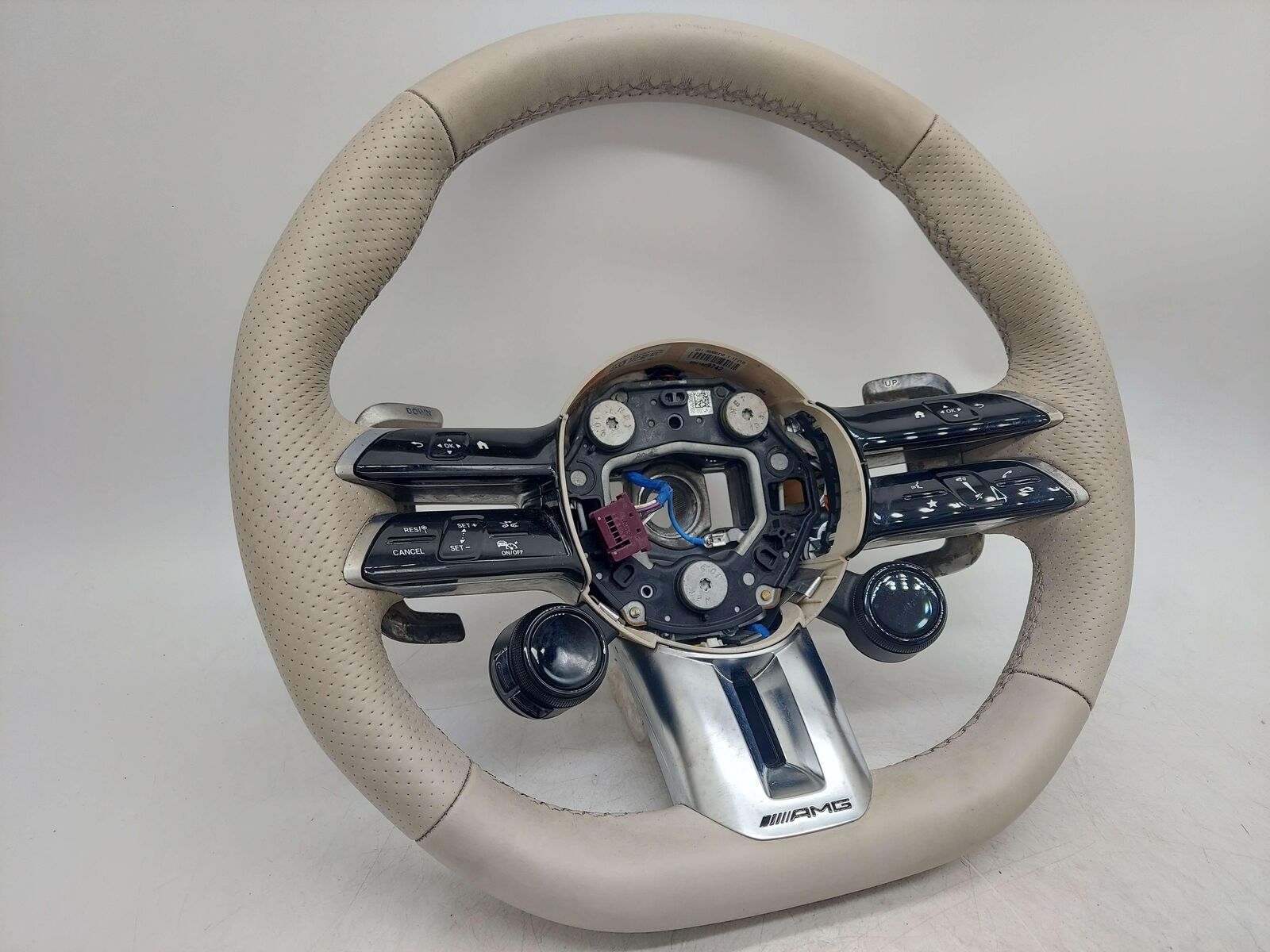 22-23 MERCEDES AMG SL63 R232 STEERING WHEEL HEATED BEIGE LEATHER 835A *NOTE