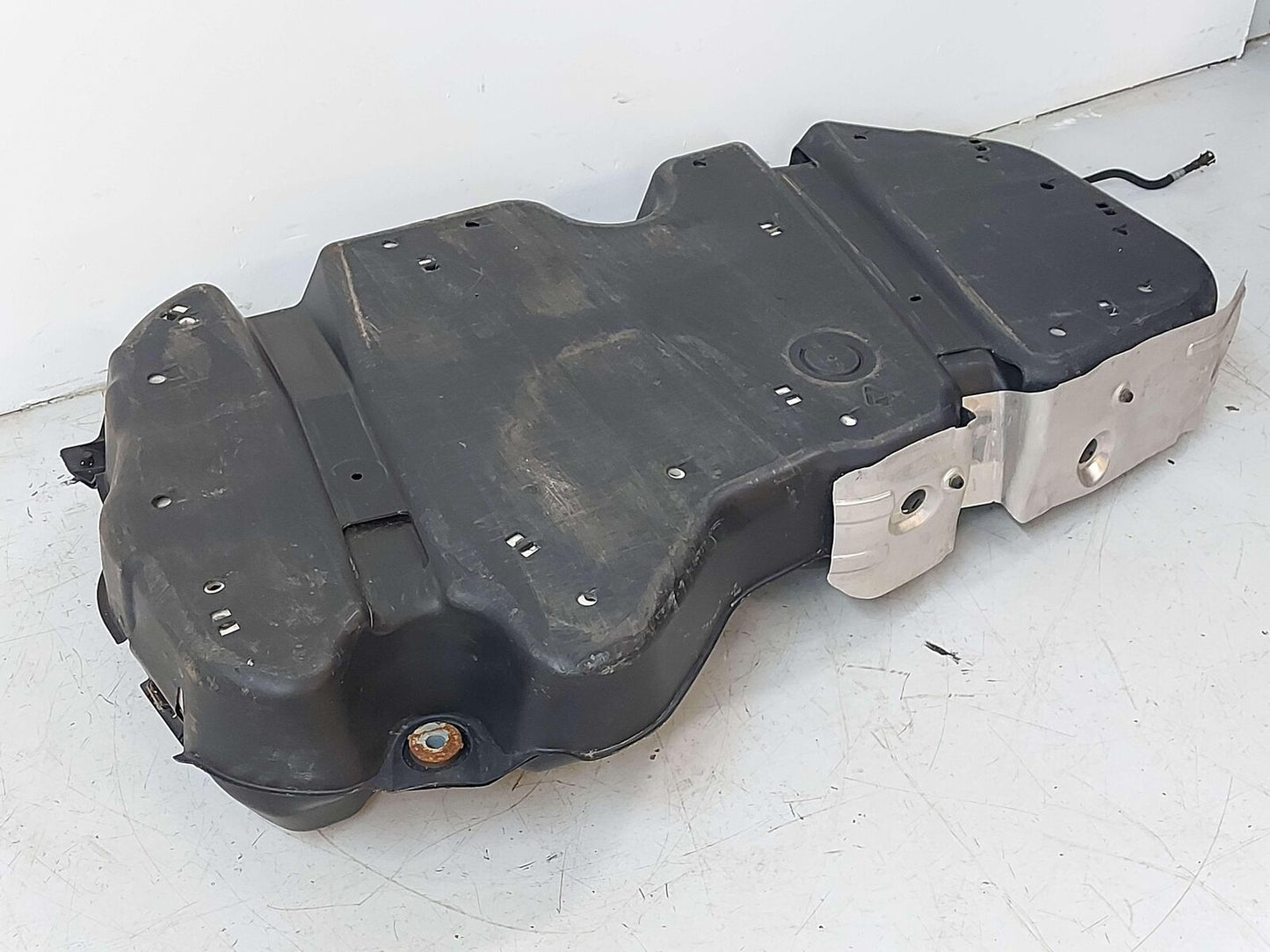 20-23 TOYOTA HIGHLANDER FUEL TANK HYBRID