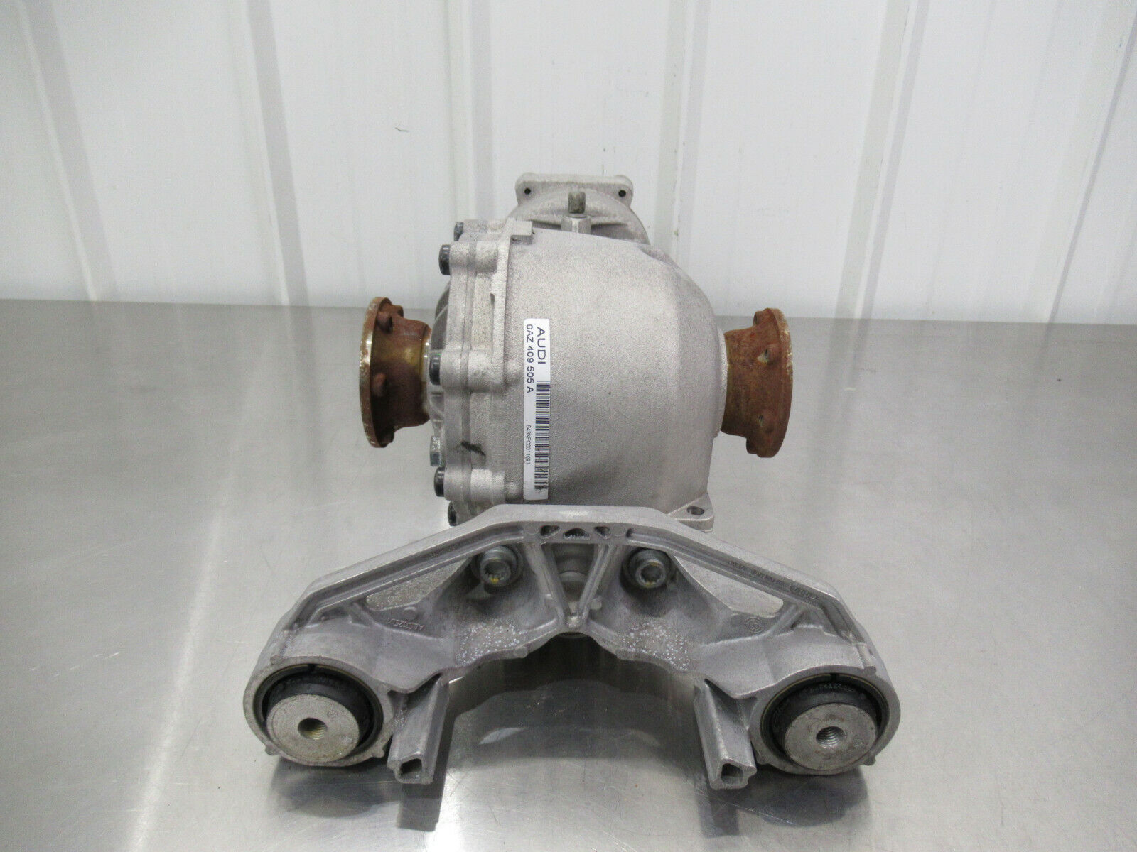 T081 2009 09 AUDI R8 FRONT DIFFERENTIAL CARRIER 21K MILES 0AZ409505A