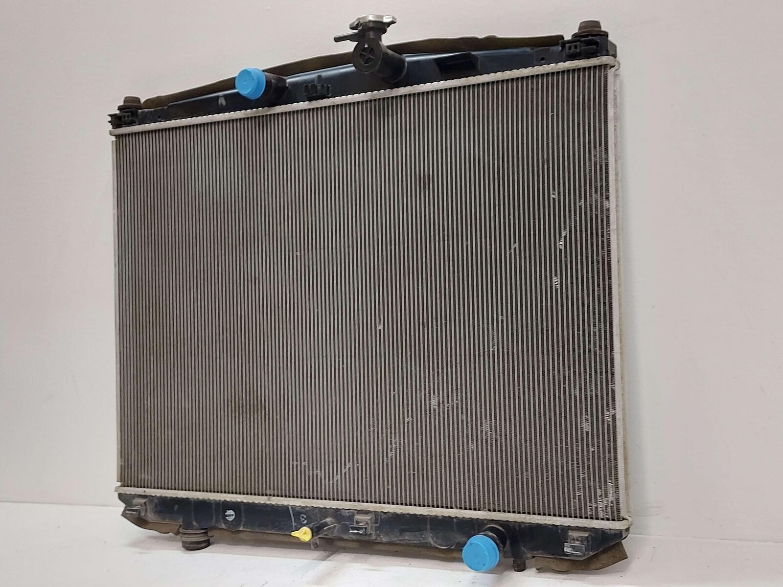 17-19 TOYOTA HIGHLANDER 3.5L WATER COOLANT RADIATOR AT AUTO *DINGED FINS*