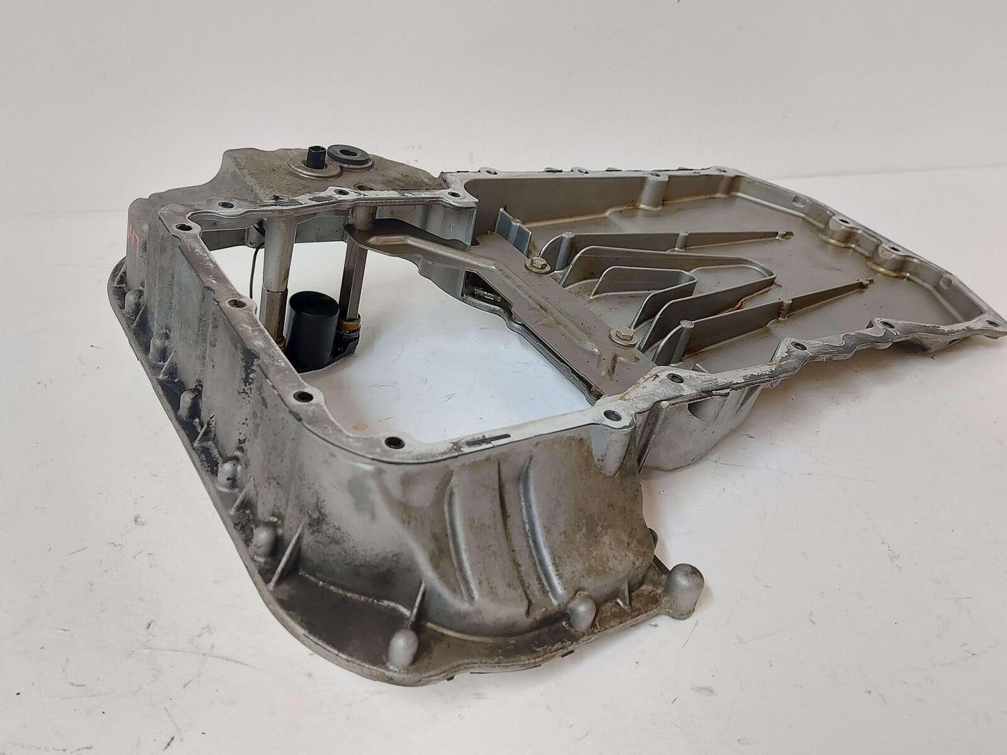 08-10 MERCEDES S63 AMG W221 UPPER OIL PAN A1560140702 4047021