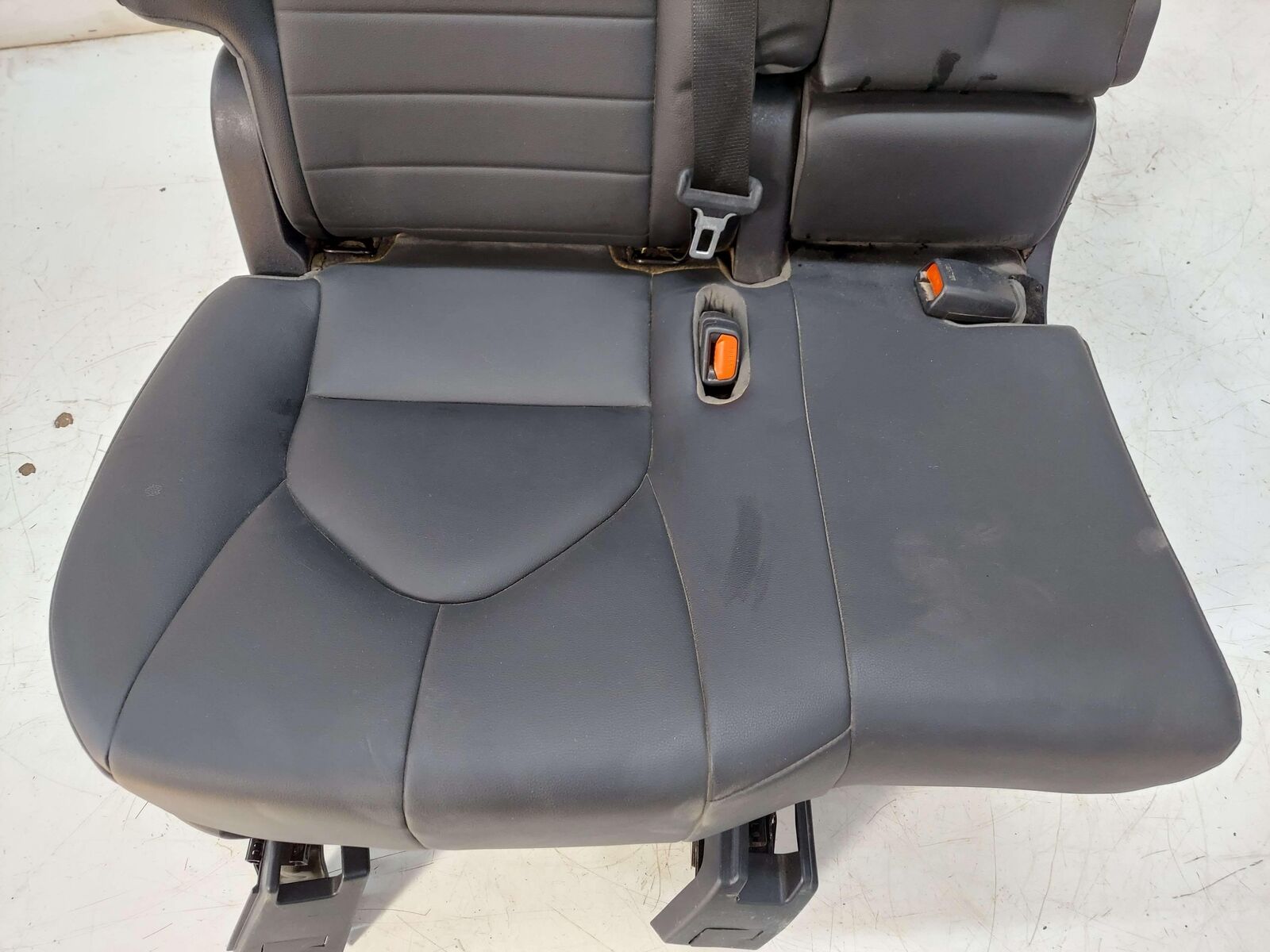 2020 TOYOTA HIGHLANDER REAR RIGHT SEAT BLACK VINYL 60/40 W/ CENTER BELT *NOTE