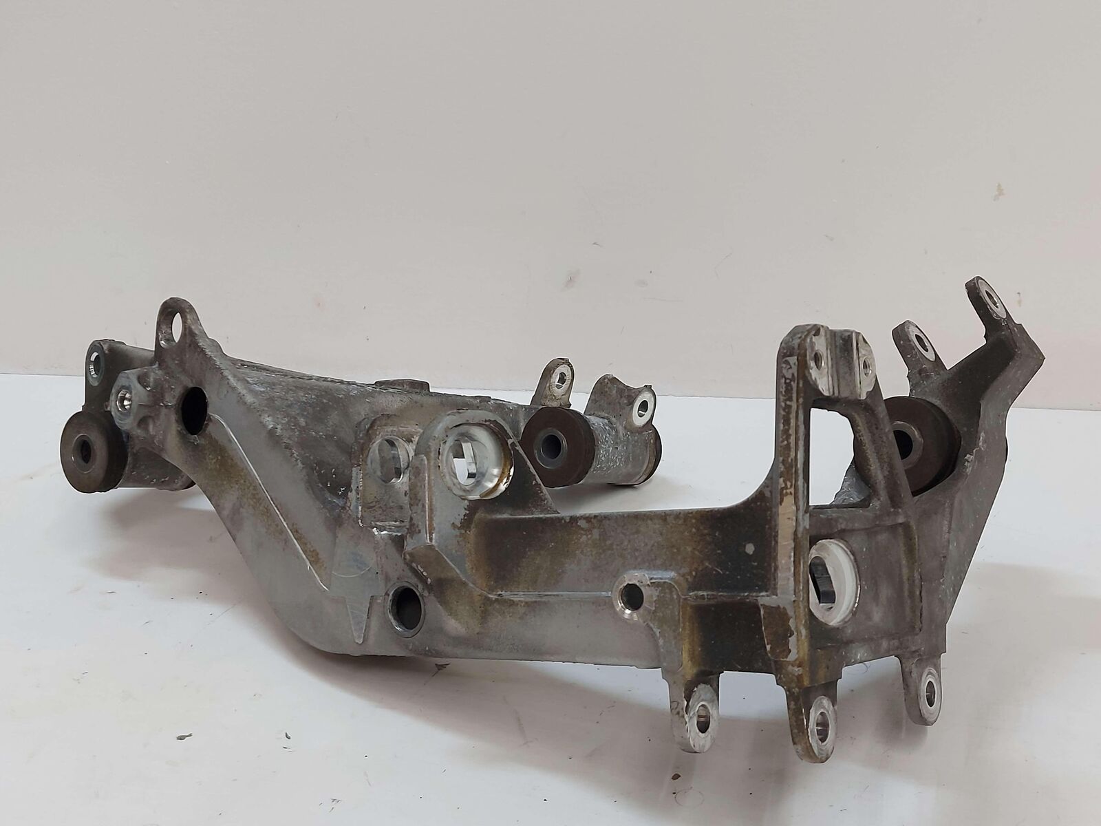 05-06 Porsche 911 997 Carrera S REAR LEFT Sub Frame Crossmember END BRACKET