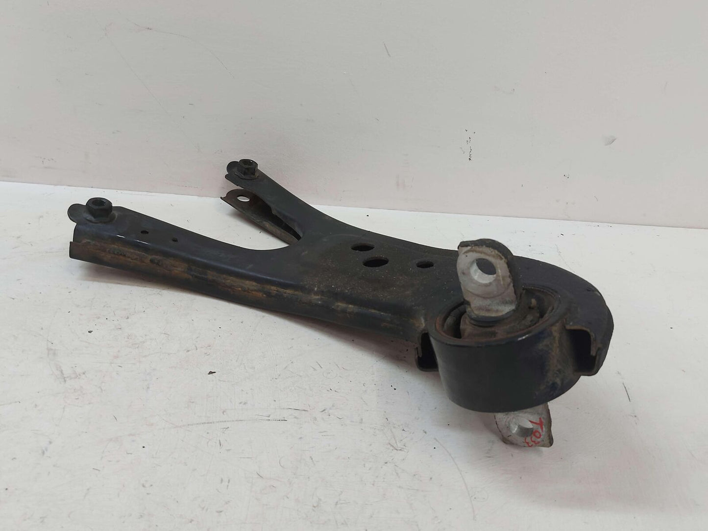 14-19 TOYOTA HIGHLANDER REAR LEFT LOWER TRAILING ARM 12K MILES!