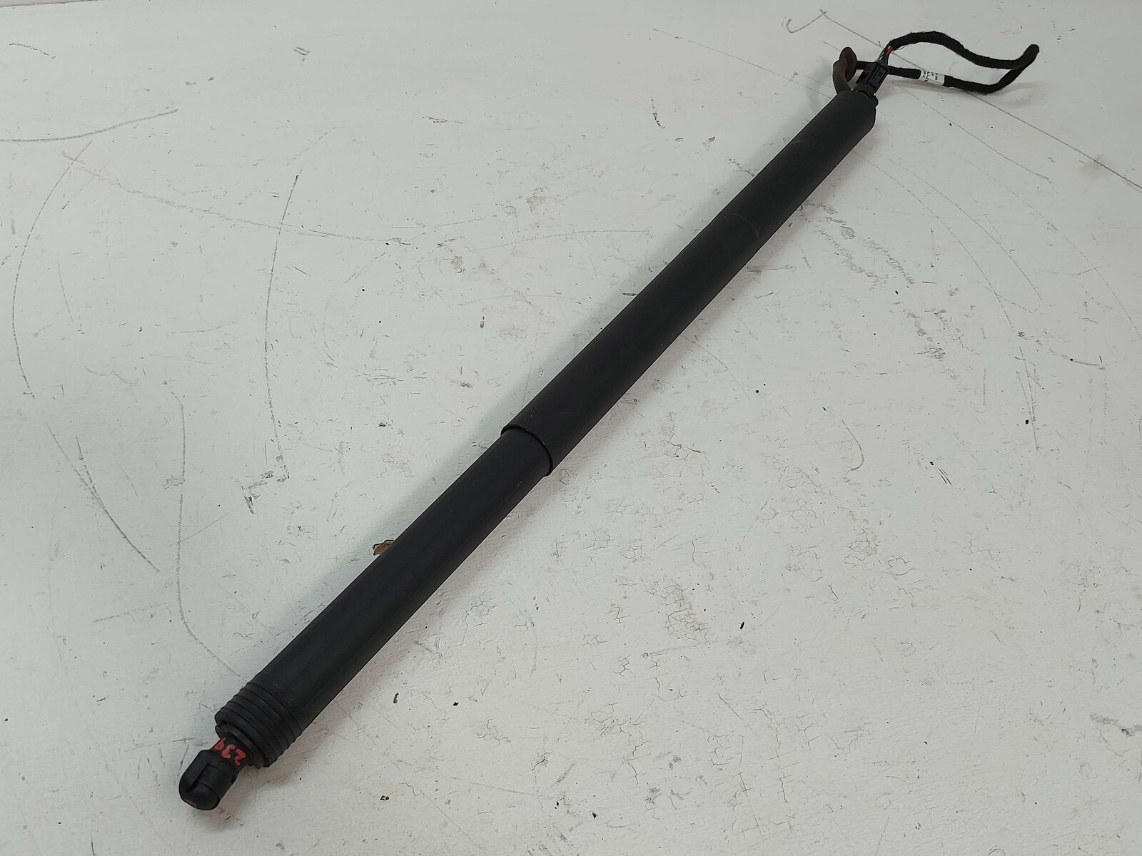 15-18 PORSCHE CAYENNE 958 S E-HYBRID LEFT TAILGATE TRUNK HATCH POWER LIFT STRUT