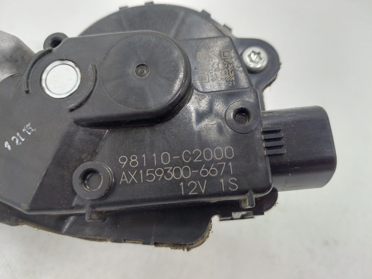 15-17 HYUNDAI SONATA 2.4L Front Windshield Wiper Motor 98110-C2000