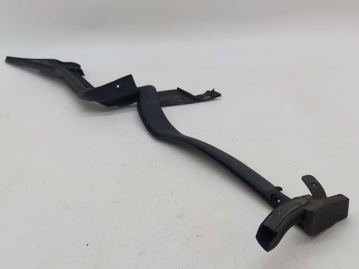 2016 MCLAREN 540C FRONT LEFT CORNER WEATHER STRIP STRIPPING 13A4988CP