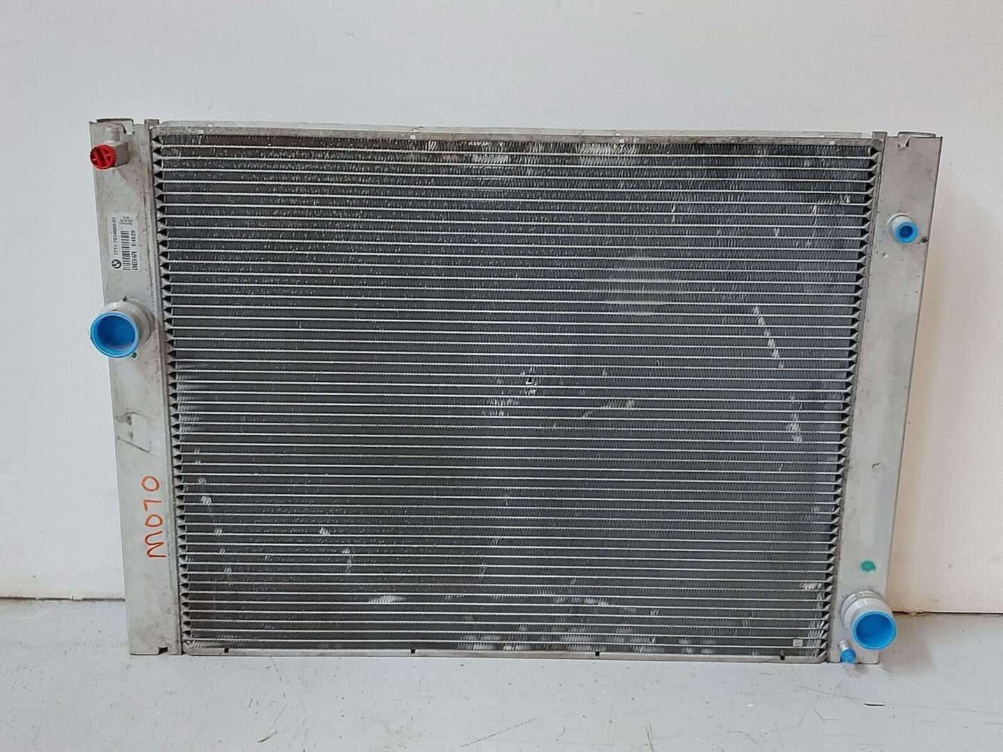 06 BMW 750i E65 Radiator 7534904 Thru 9/05 *Fins Bent*